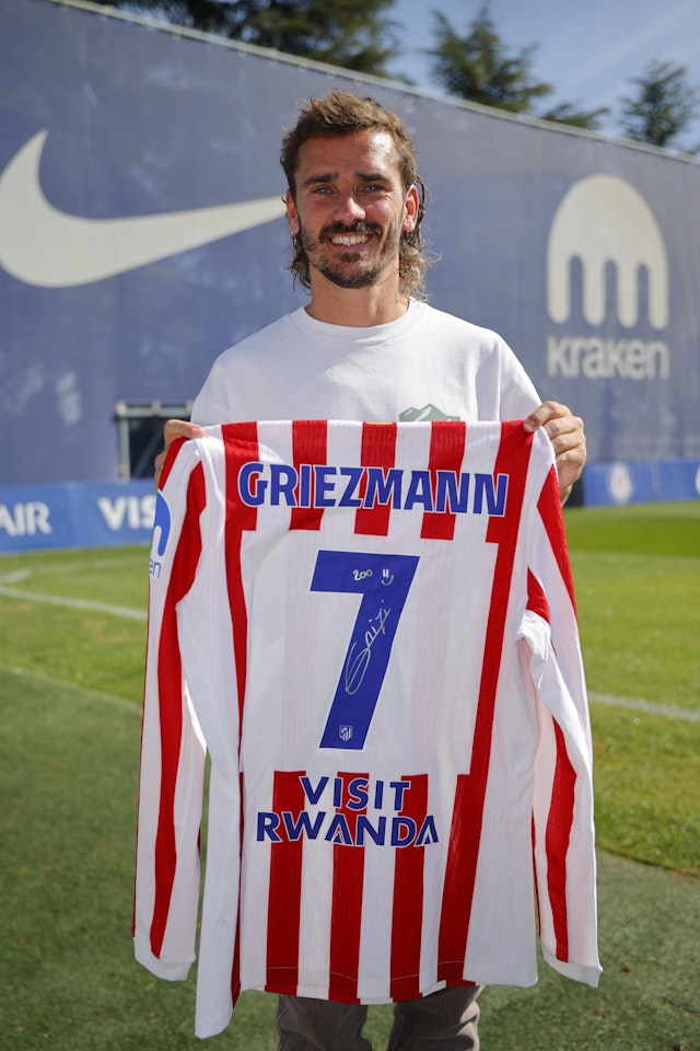 Limited Edition Framed Griezmann Shirt 200 Goals - 4