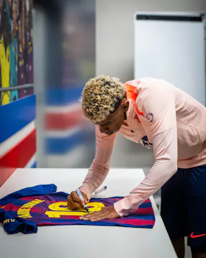 Lamine Yamal  FC Barcelona shirt