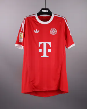 FC Bayern München 팀의 Manuel Neuer 셔츠