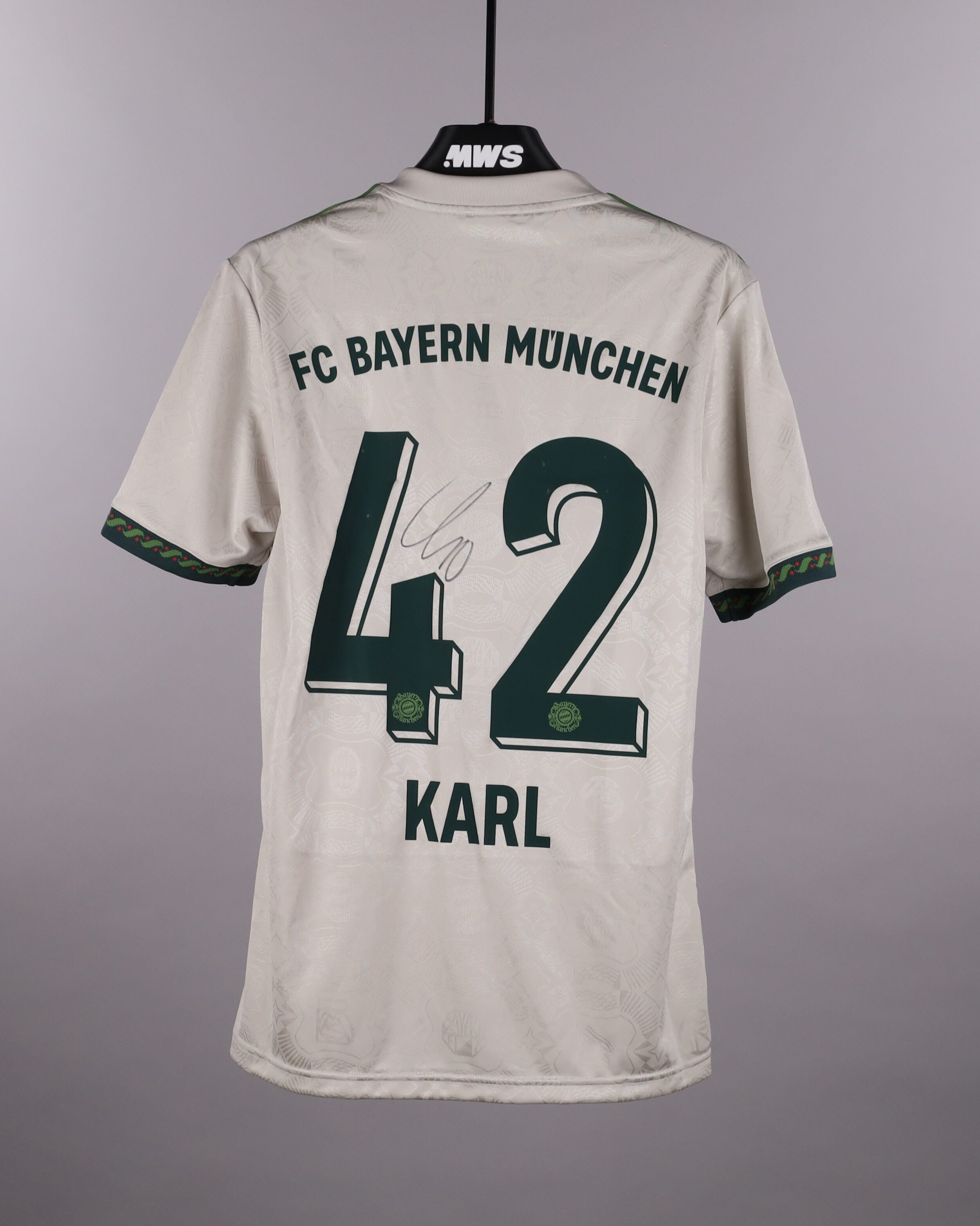Lennart Karl | FC Bayern München - Werder Bremen | MatchWornShirt