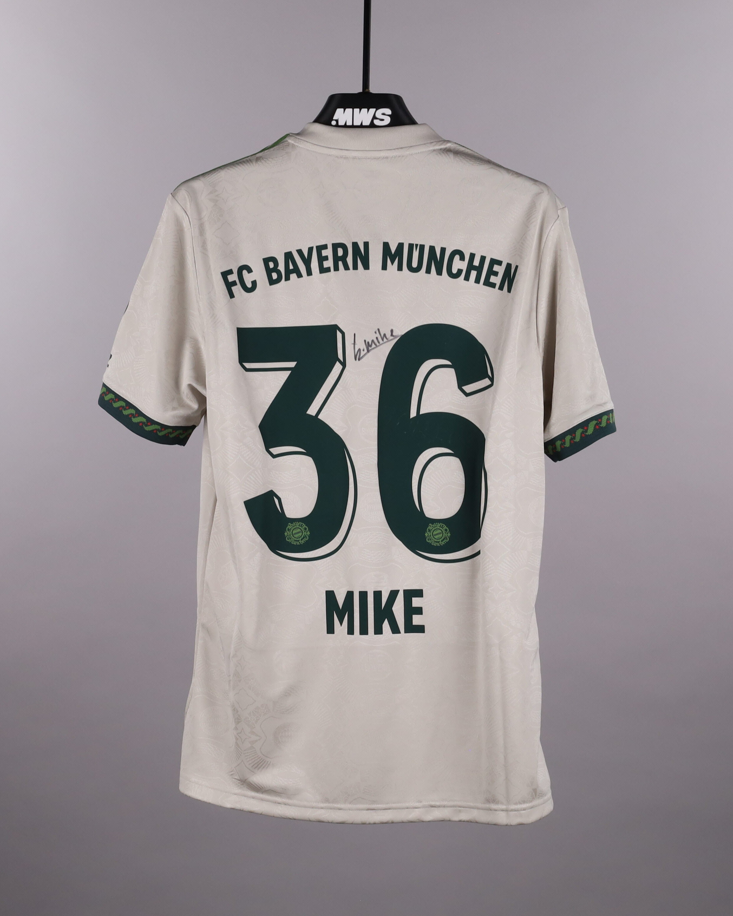 Wisdom Mike | FC Bayern München - Werder Bremen | MatchWornShirt