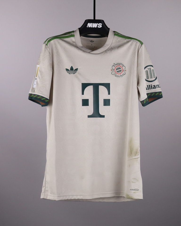 Serge Gnabry FC Bayern München shirt