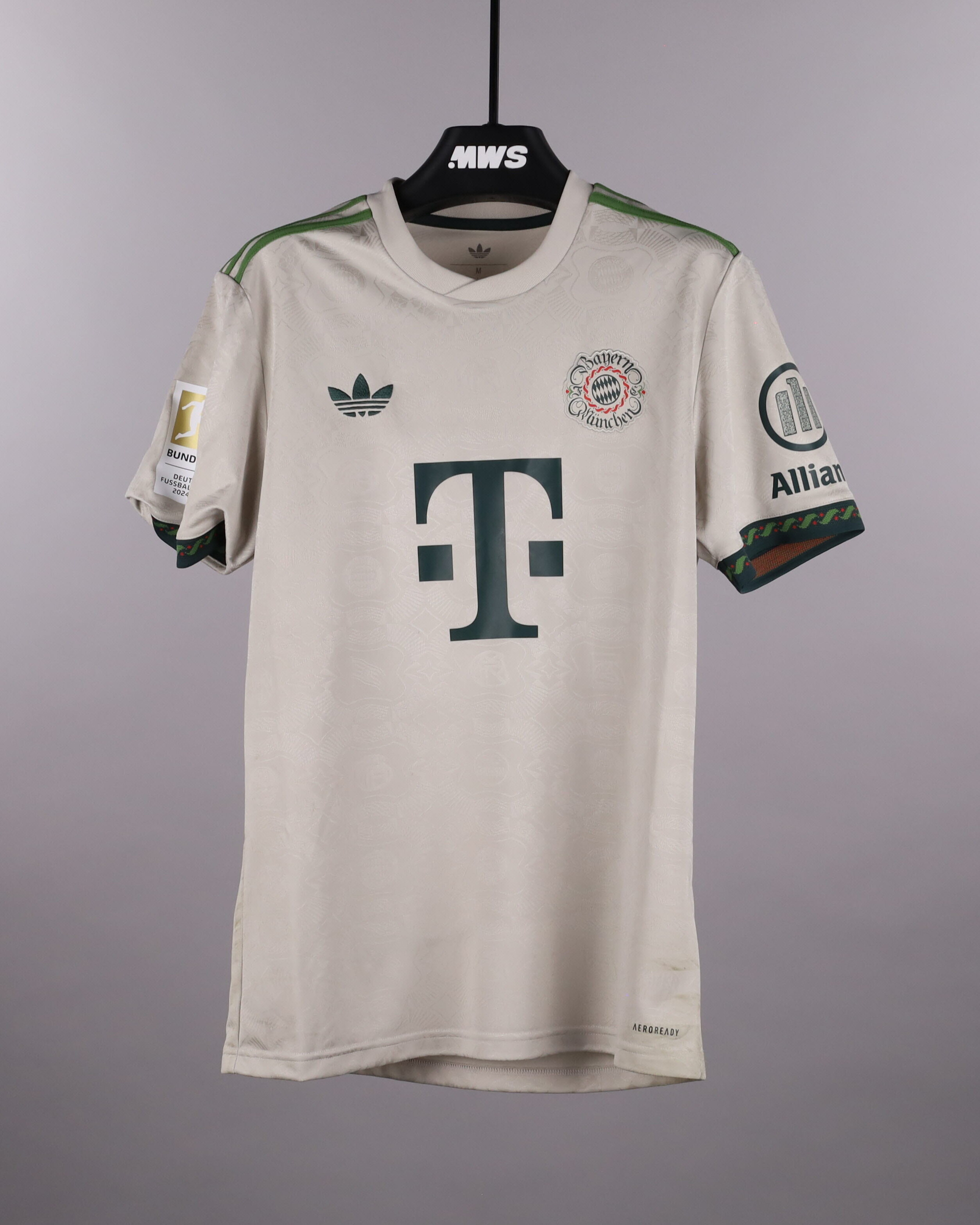 Leon Goretzka | FC Bayern München - Werder Bremen | MatchWornShirt