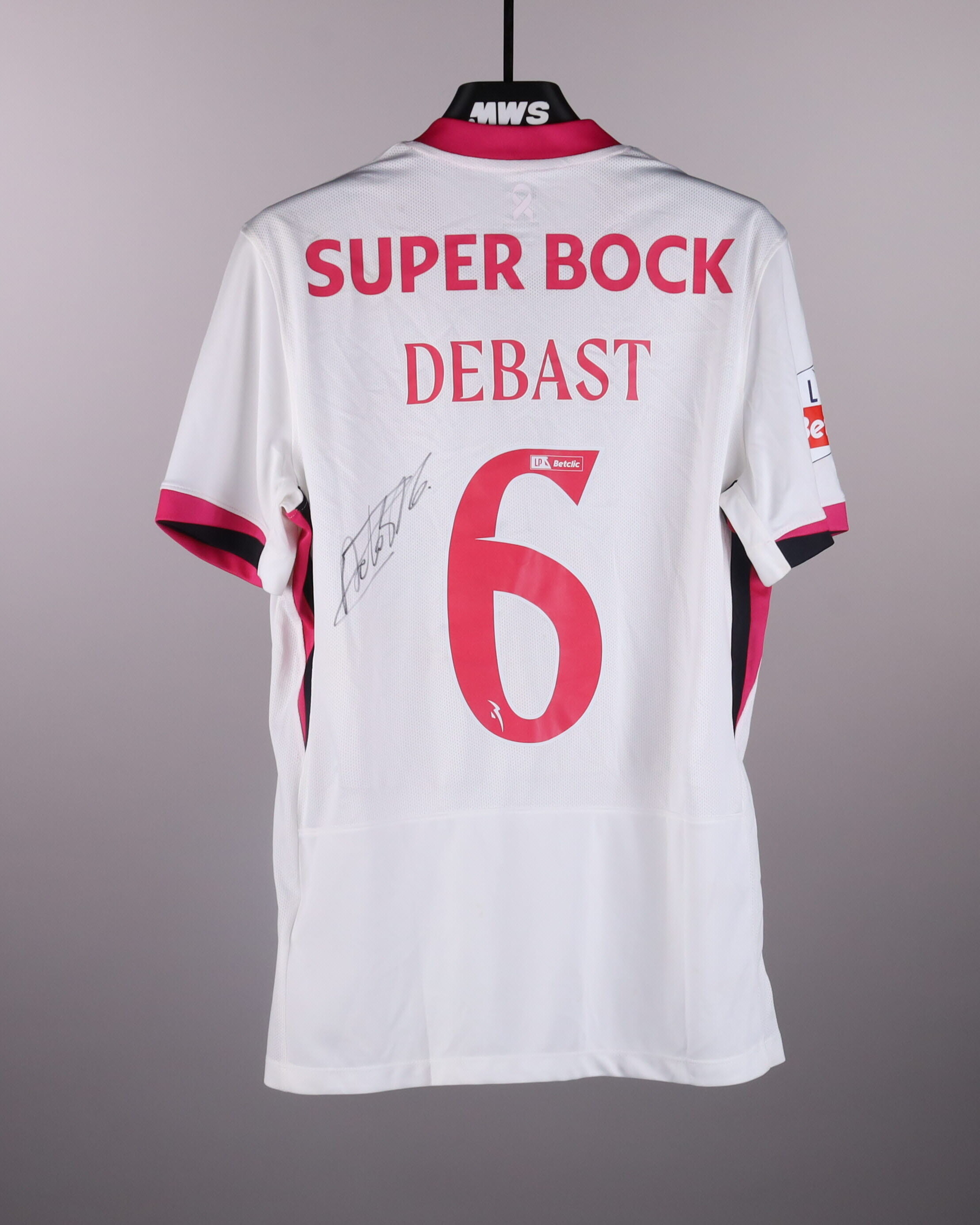 Zeno Debast Sporting CP shirt
