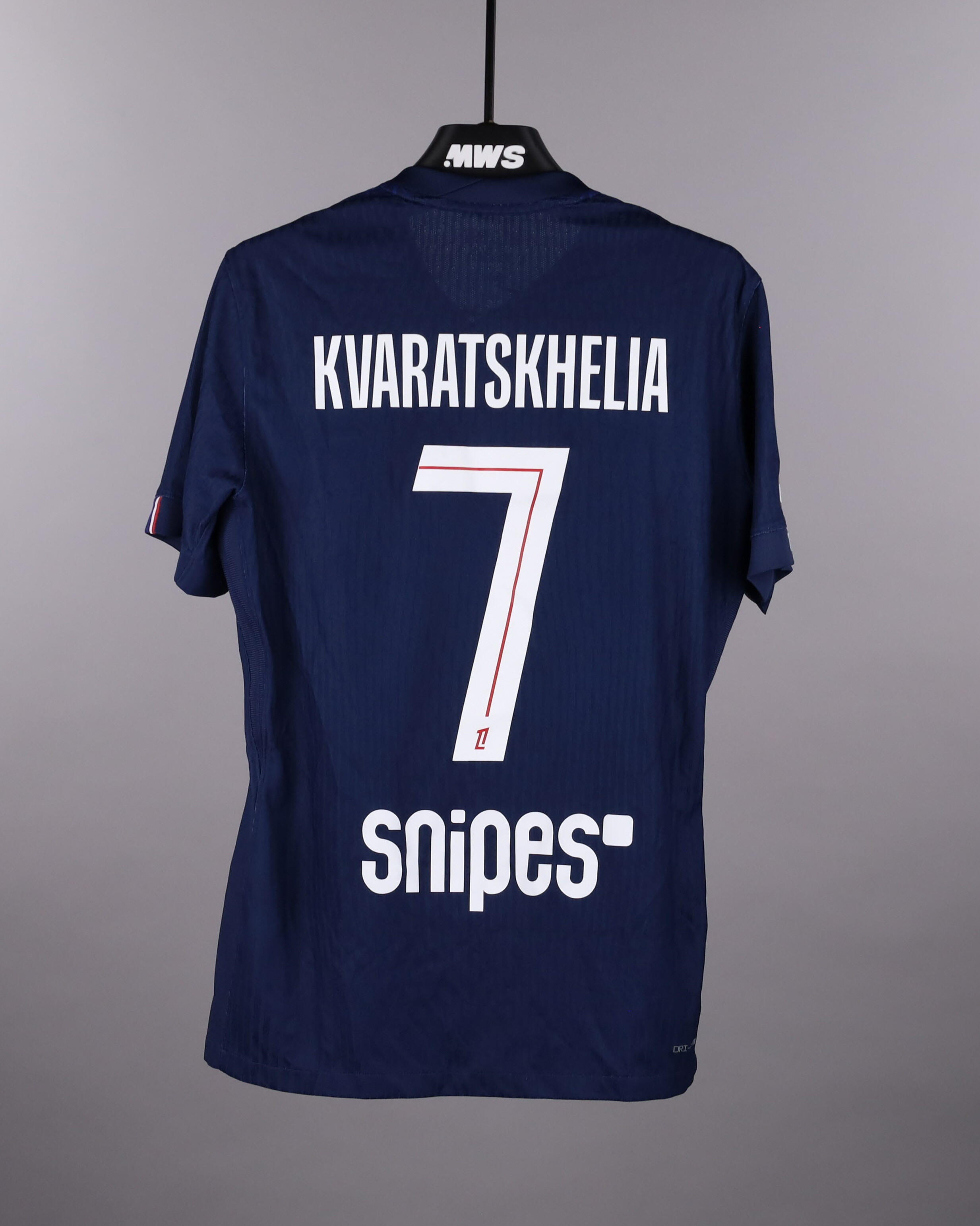 Khvicha Kvaratskhelia Paris Saint-Germain shirt