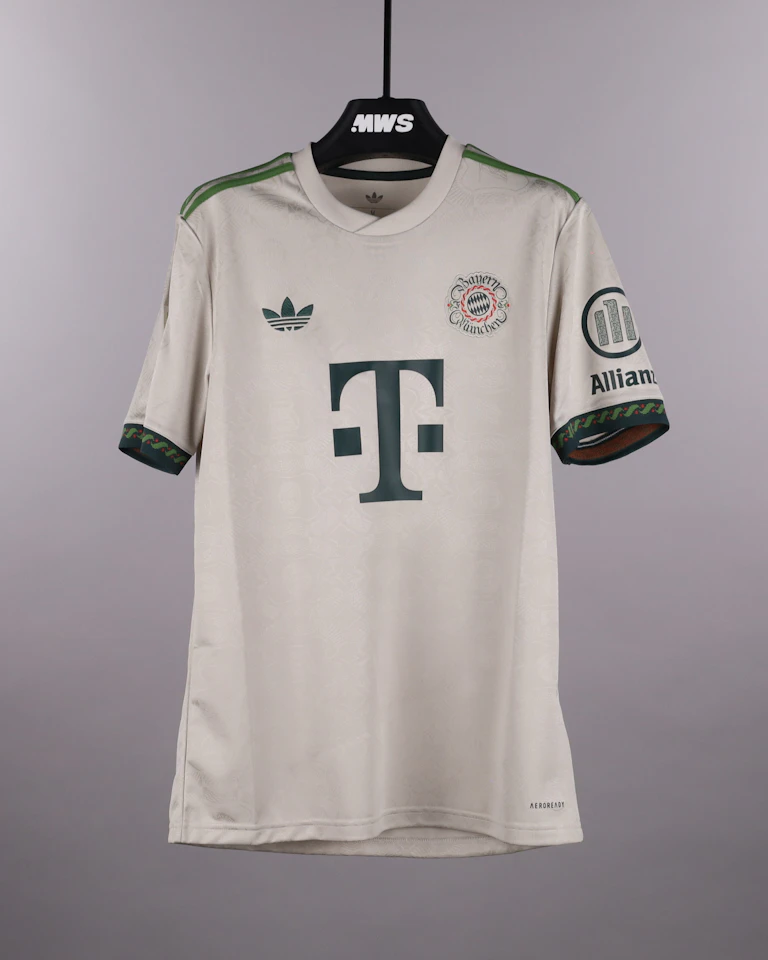 Shirt van Michael Olise FC Bayern München