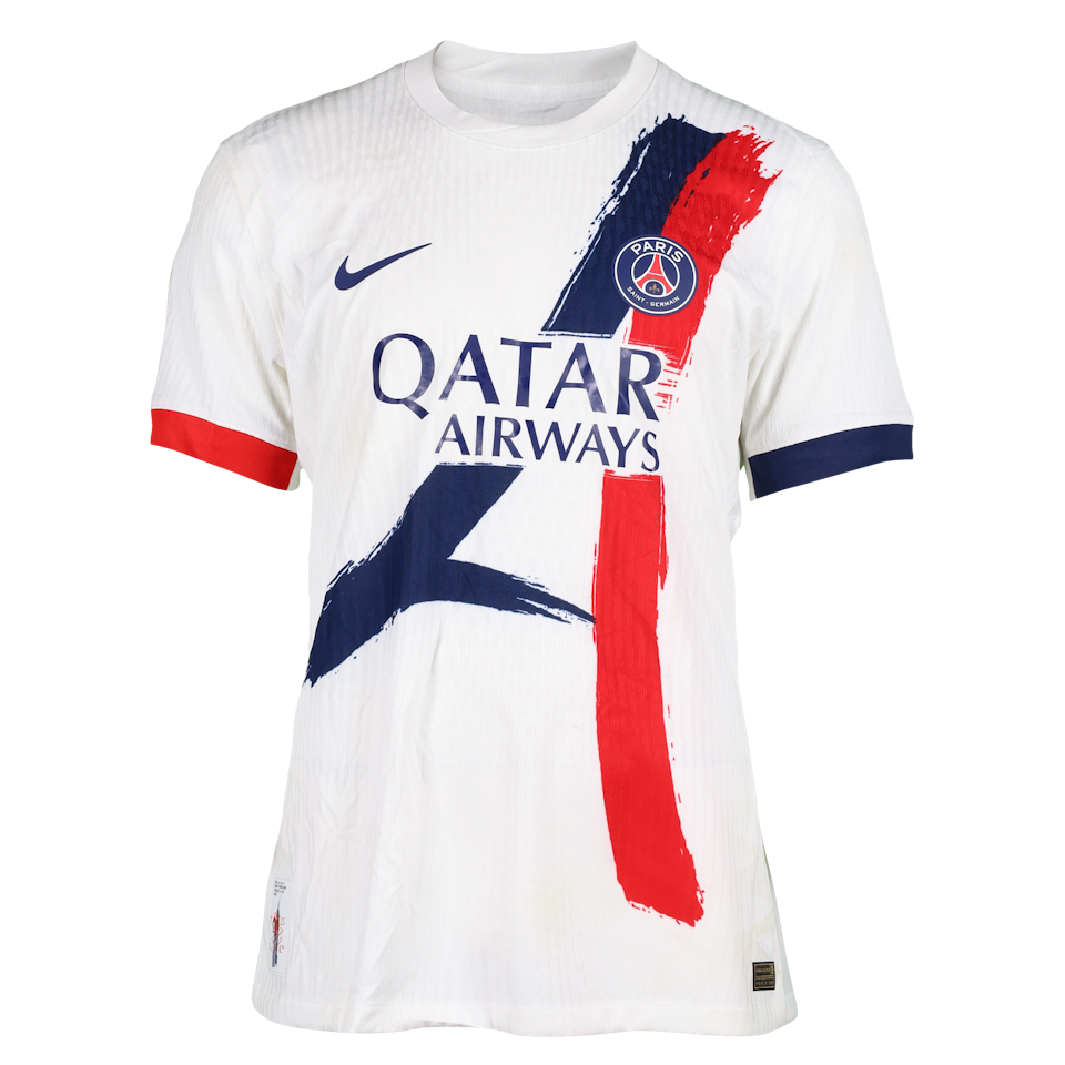 Paris Saint-Germain 팀의 Illia Zabarnyi 셔츠