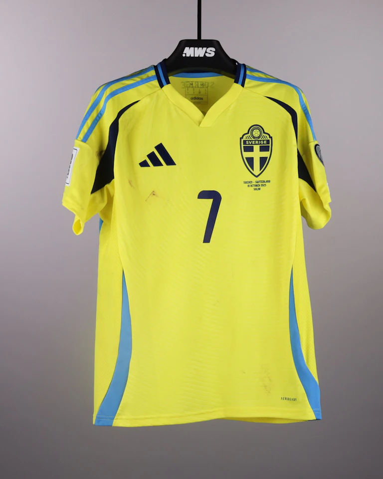 Lucas Bergvall Sweden jersey