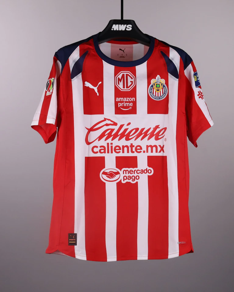 Isaác Brizuela Chivas Guadalajara jersey