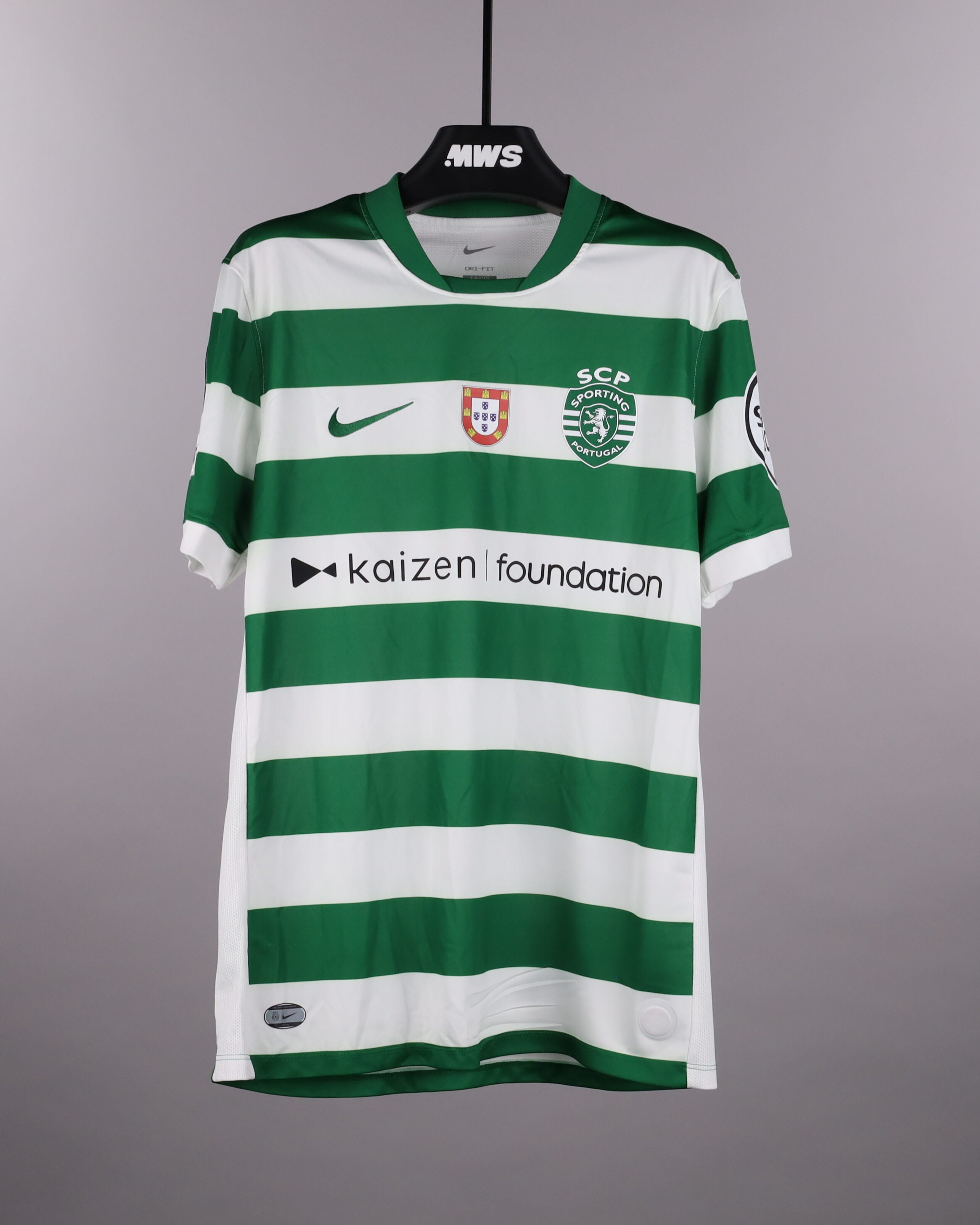 Zeno Debast Sporting CP shirt