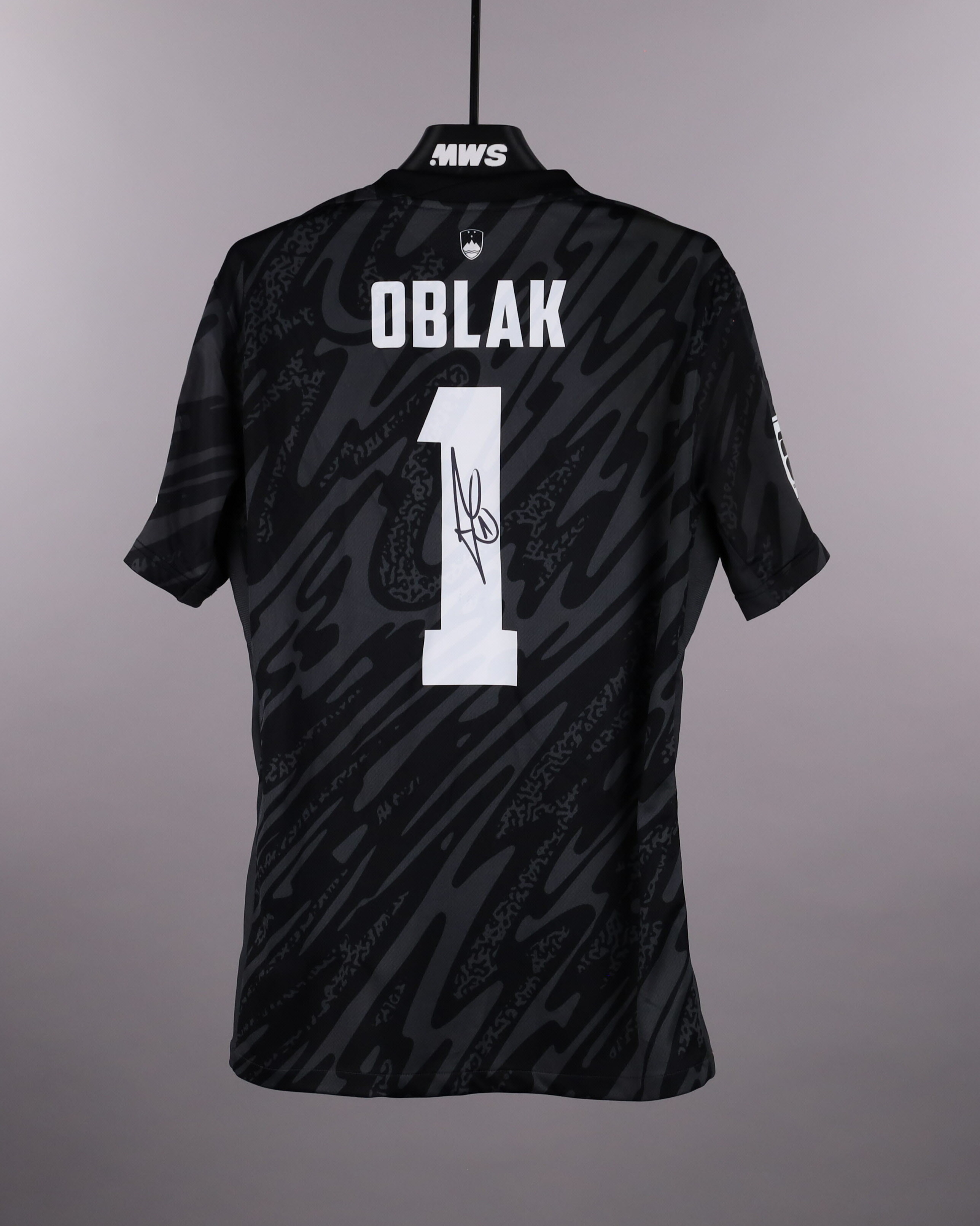 Jan Oblak Slovenia shirt
