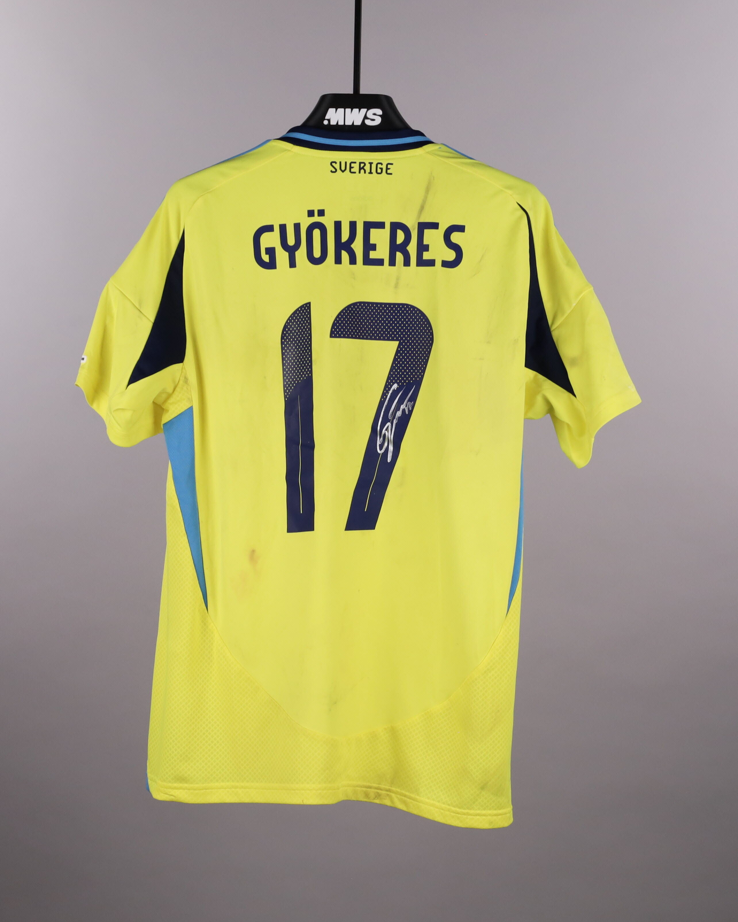 Viktor Gyökeres Sweden shirt
