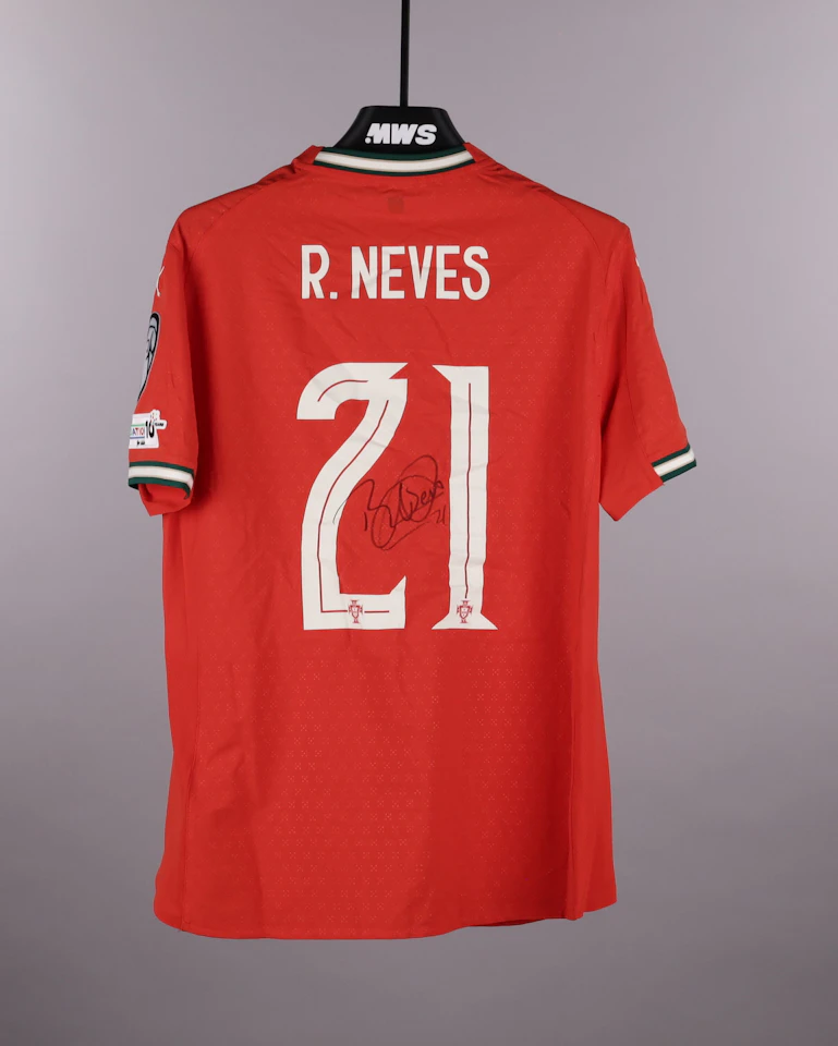 来自Portugal的Rúben Neves球衣
