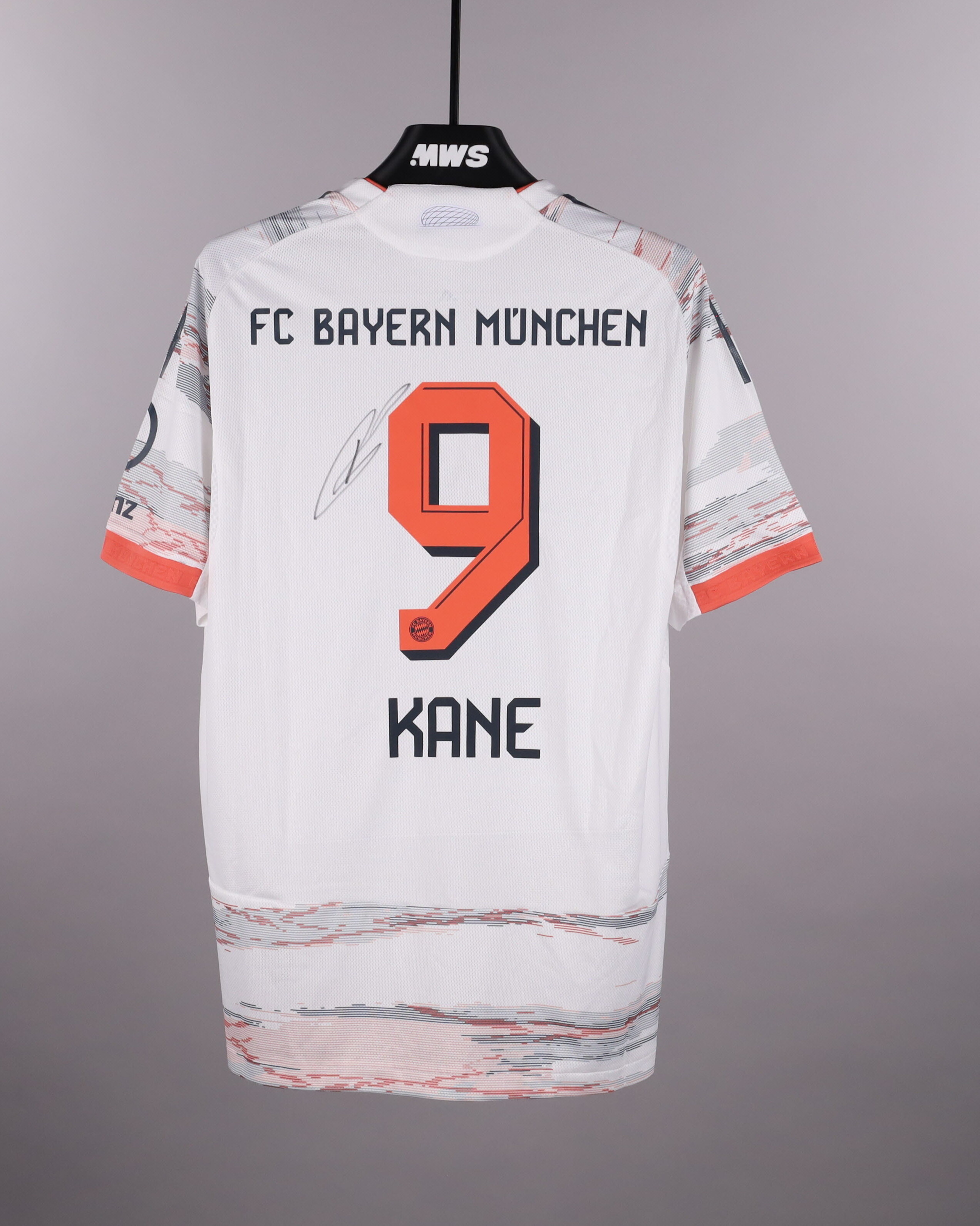 FC Bayern München | Signed Authentic Collection - 4/14/2026