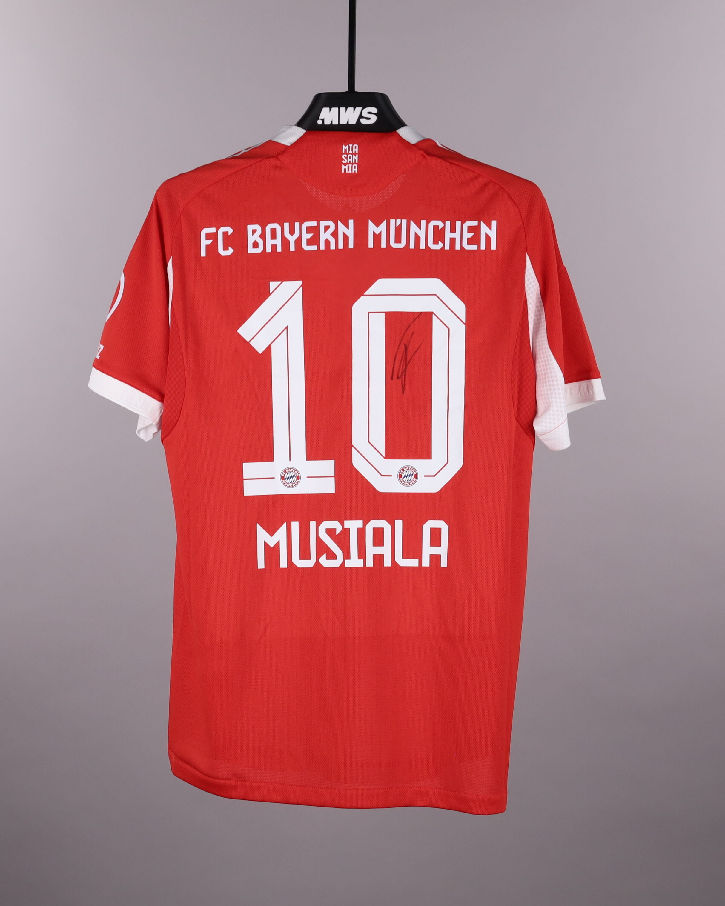 FC Bayern München | Signed Authentic Collection - 4/14/2026