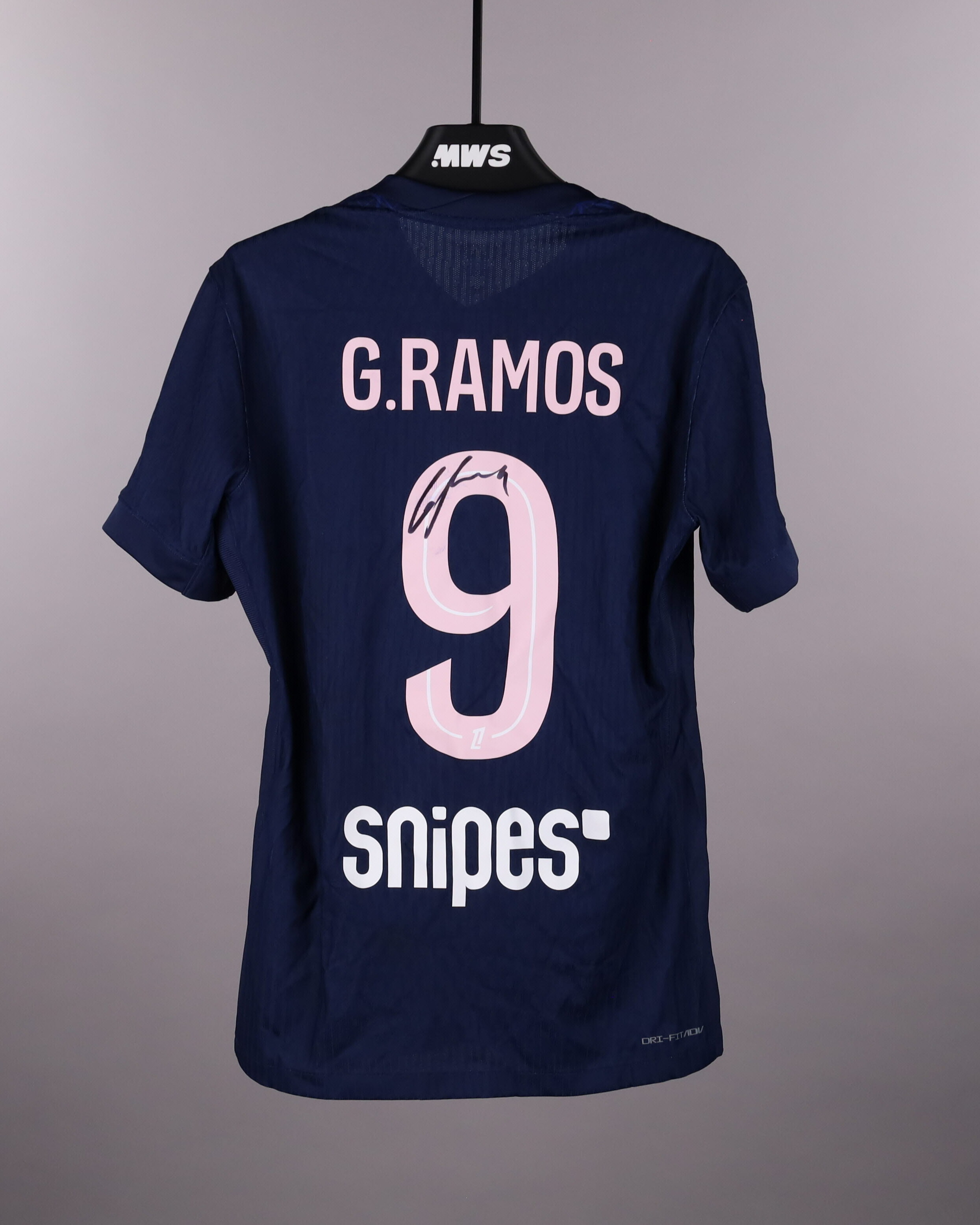 Gonçalo Ramos Paris Saint-Germain shirt