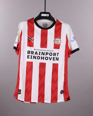 来自PSV的Esmir Bajraktarevic球衣