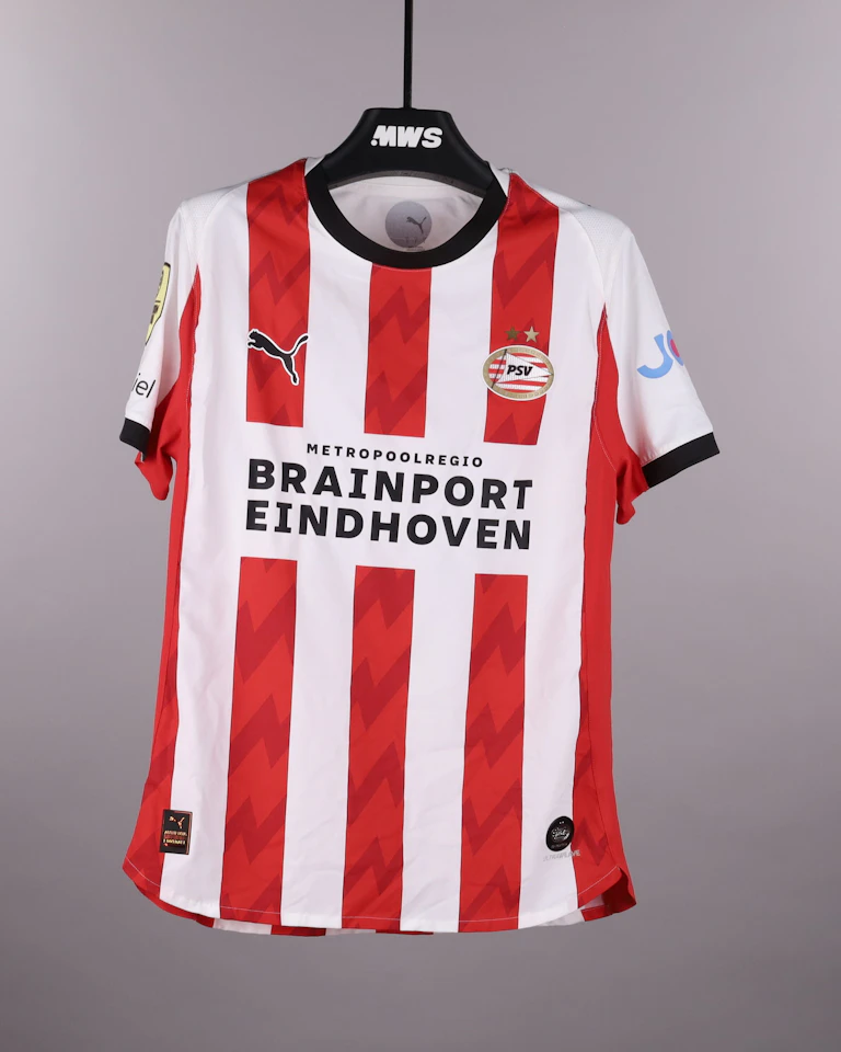 来自PSV的Esmir Bajraktarevic球衣