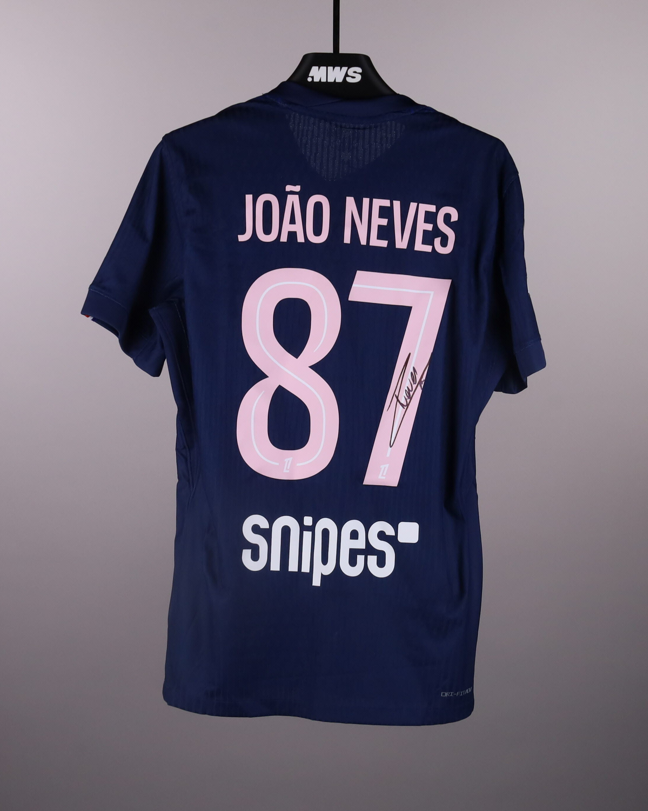 João Neves Paris Saint-Germain shirt