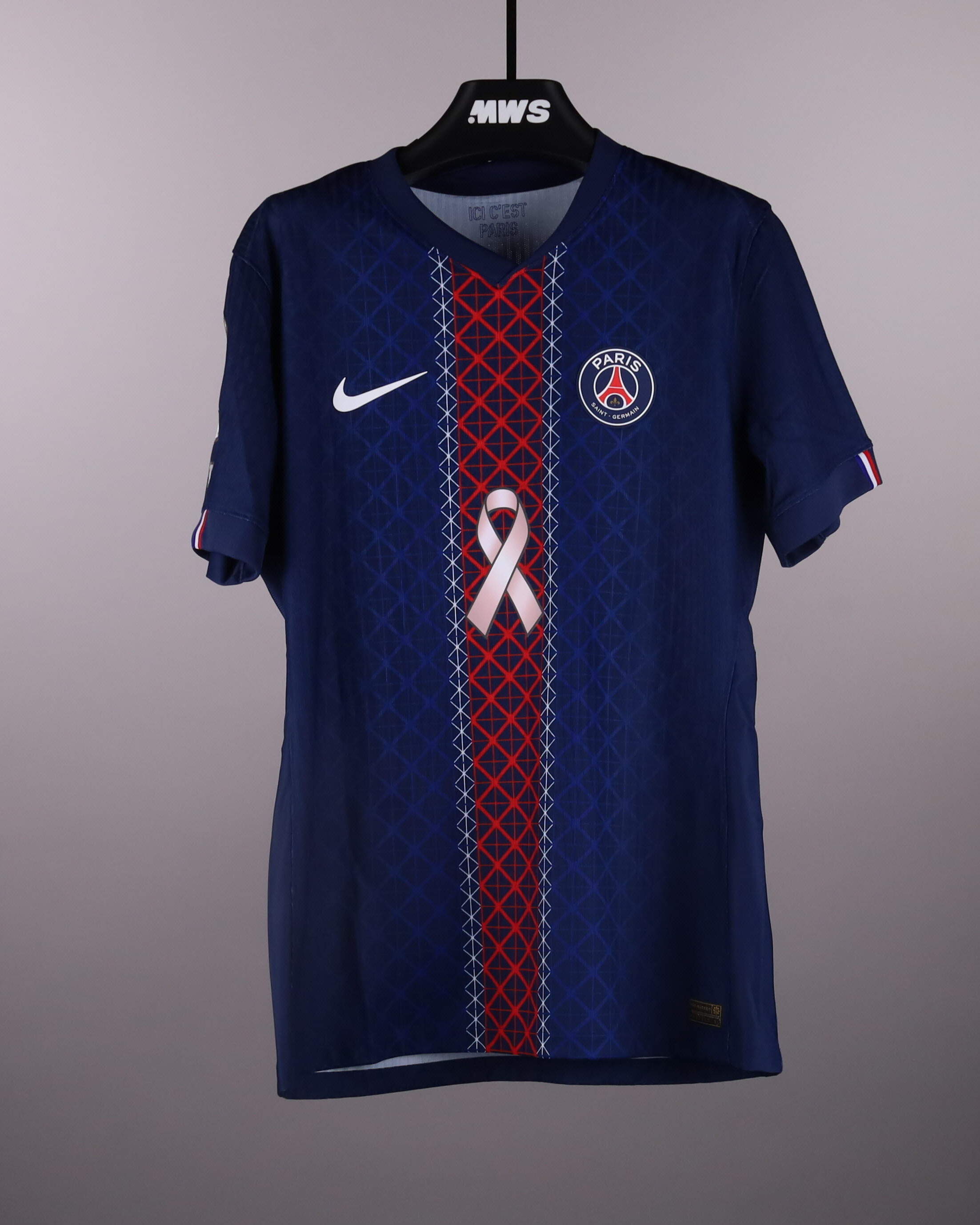 João Neves Paris Saint-Germain shirt