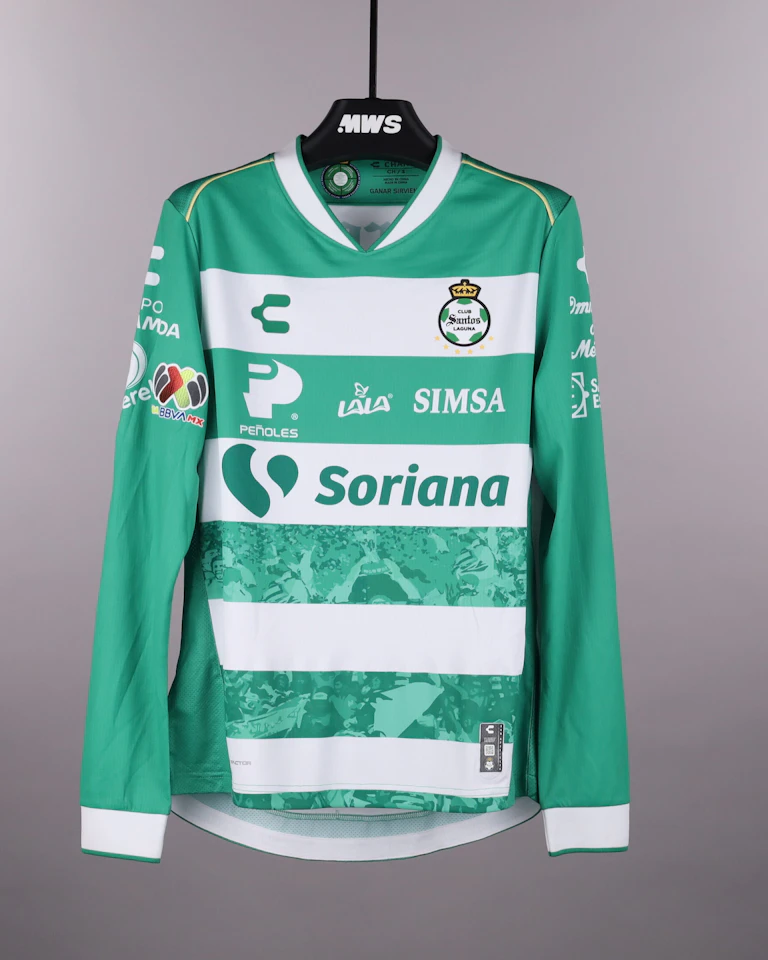 来自Santos Laguna的Aldo López Vargas球衣