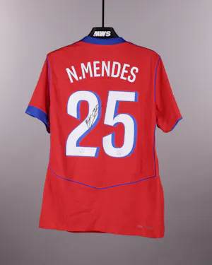 来自Paris Saint-Germain的Nuno Mendes球衣
