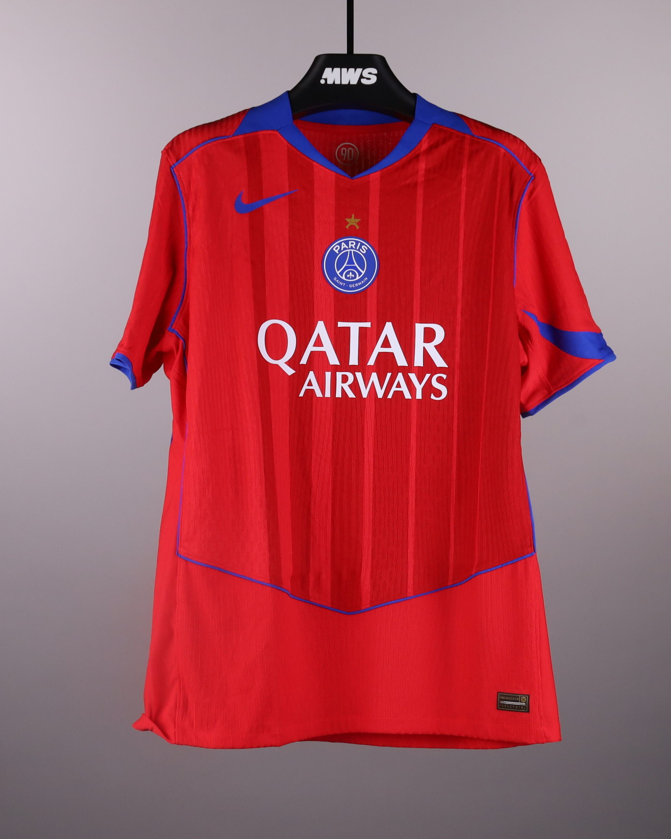 Khvicha Kvaratskhelia Paris Saint-Germain shirt