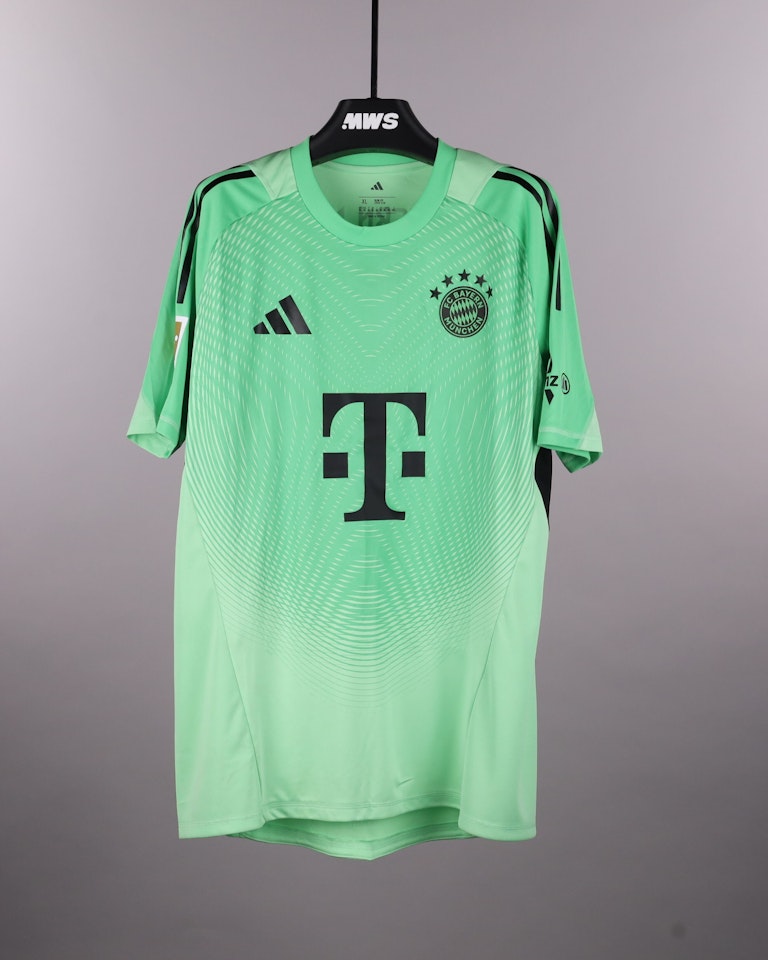 Manuel Neuer FC Bayern München jersey