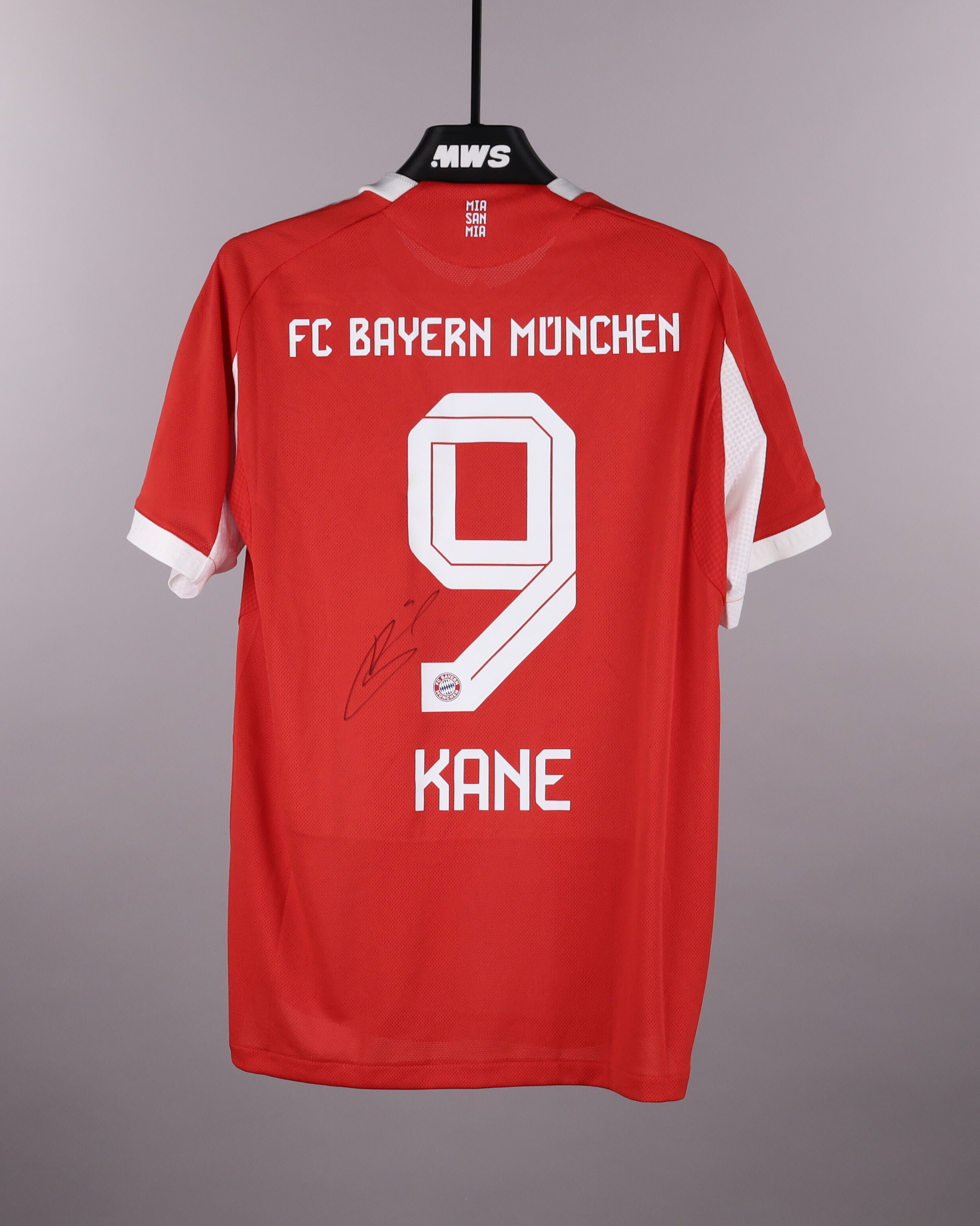 Harry Kane | FC Bayern München - Borussia Dortmund | MatchWornShirt