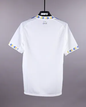 Squad Signed Shirt | Leeds United | Leeds United