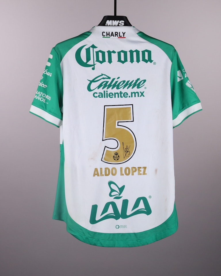 Aldo López Vargas Santos Laguna shirt