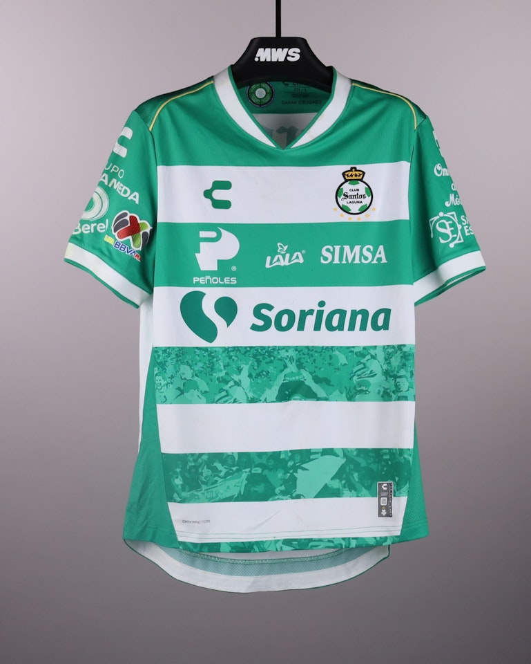 Aldo López Vargas Santos Laguna shirt