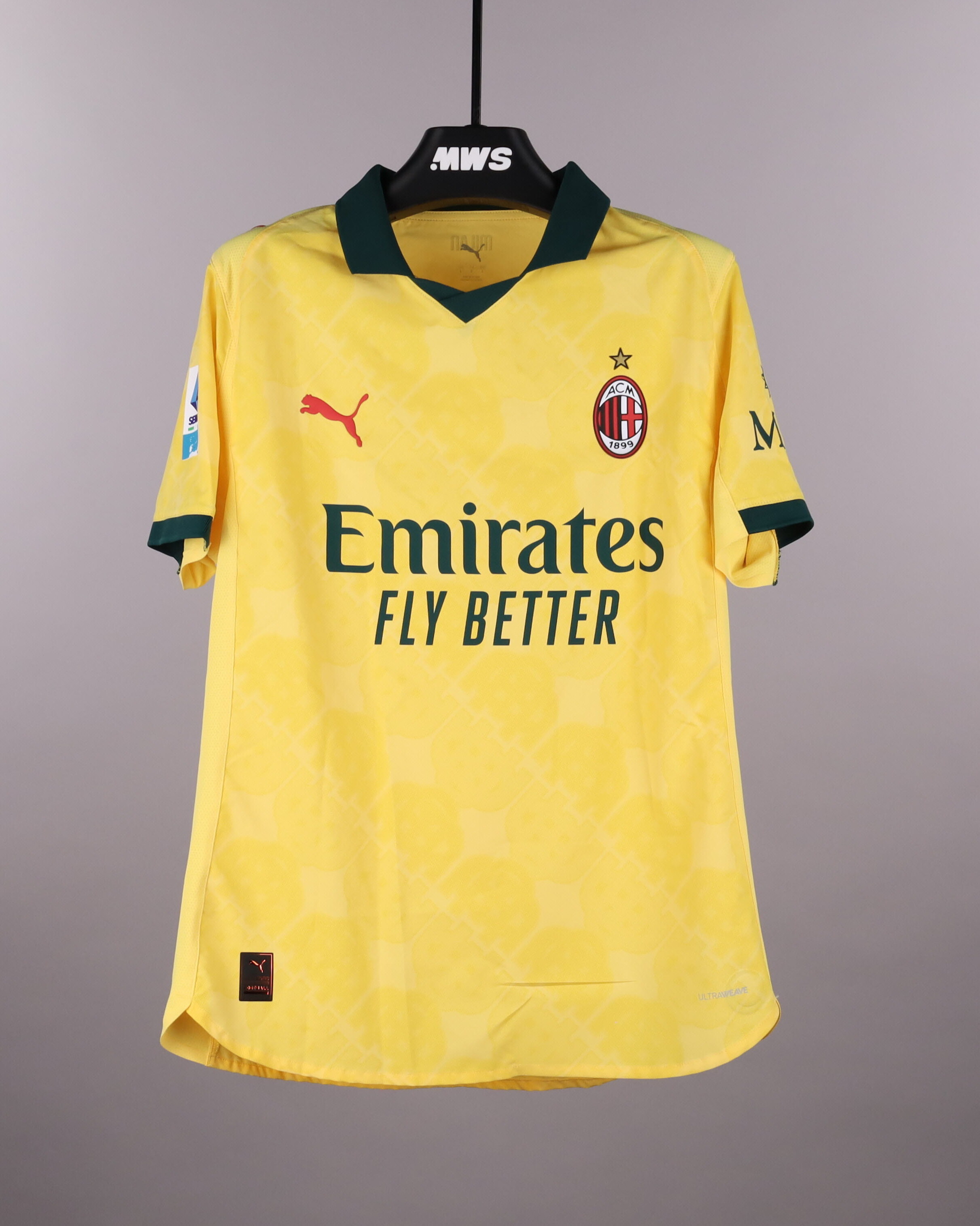Fikayo Tomori AC Milan shirt