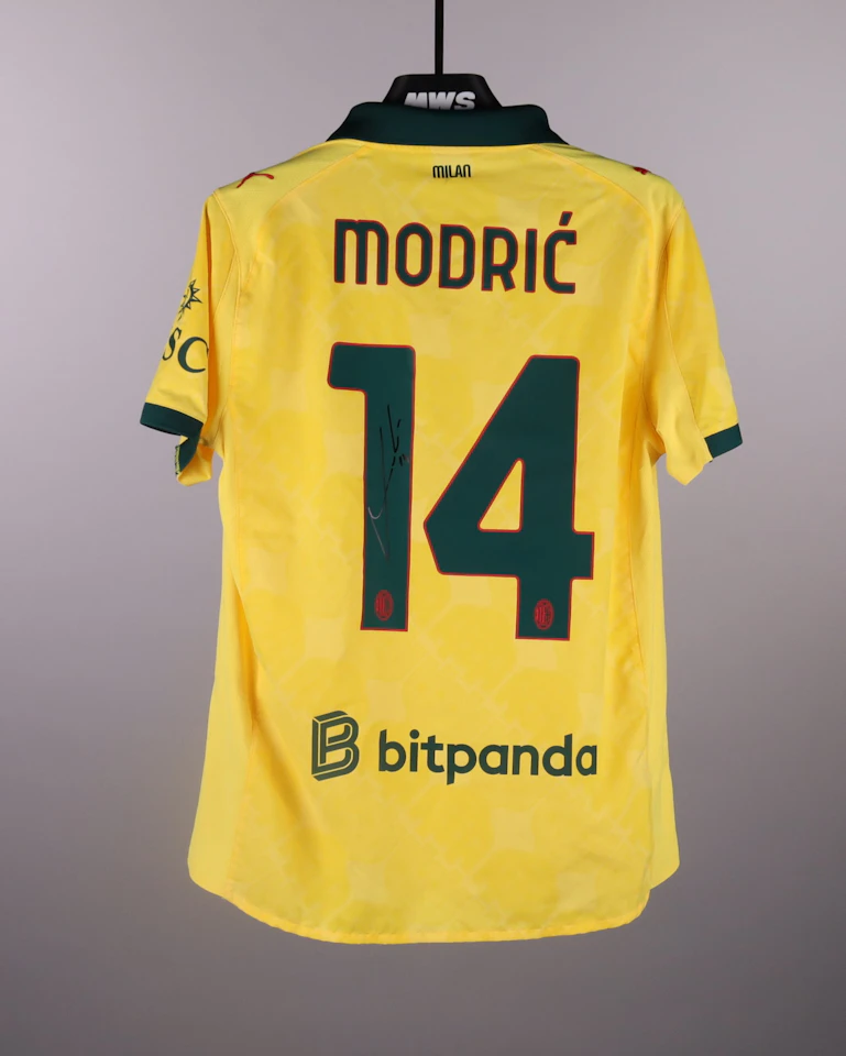 来自AC Milan的Luka Modrić球衣