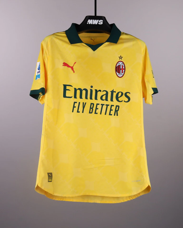 来自AC Milan的Luka Modrić球衣