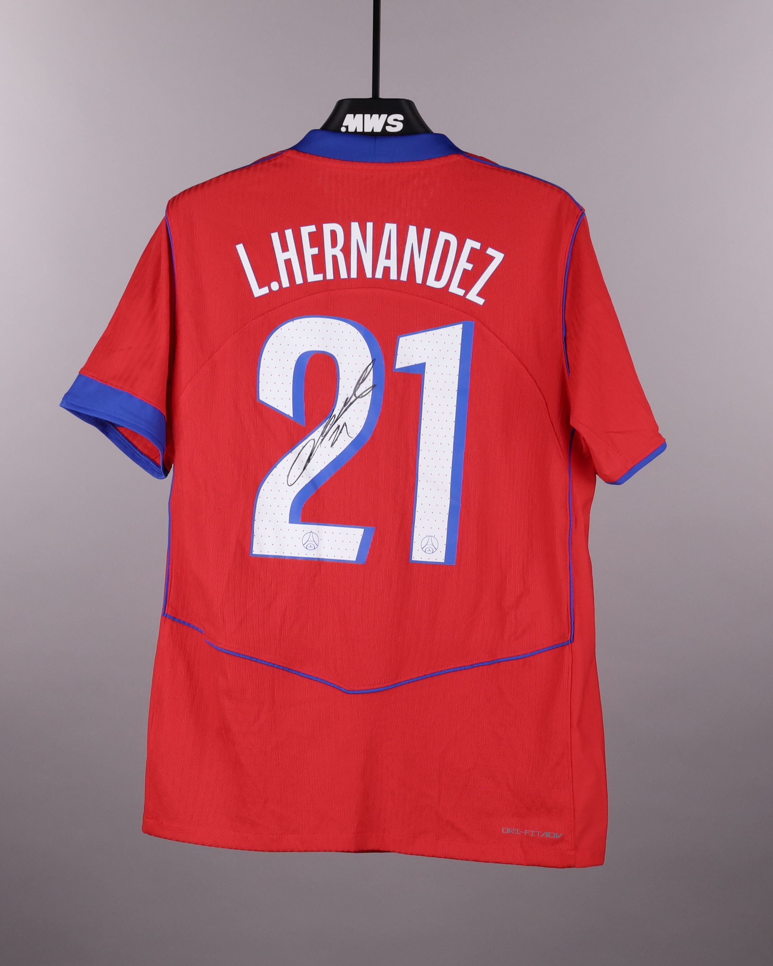 Lucas Hernández Paris Saint-Germain shirt
