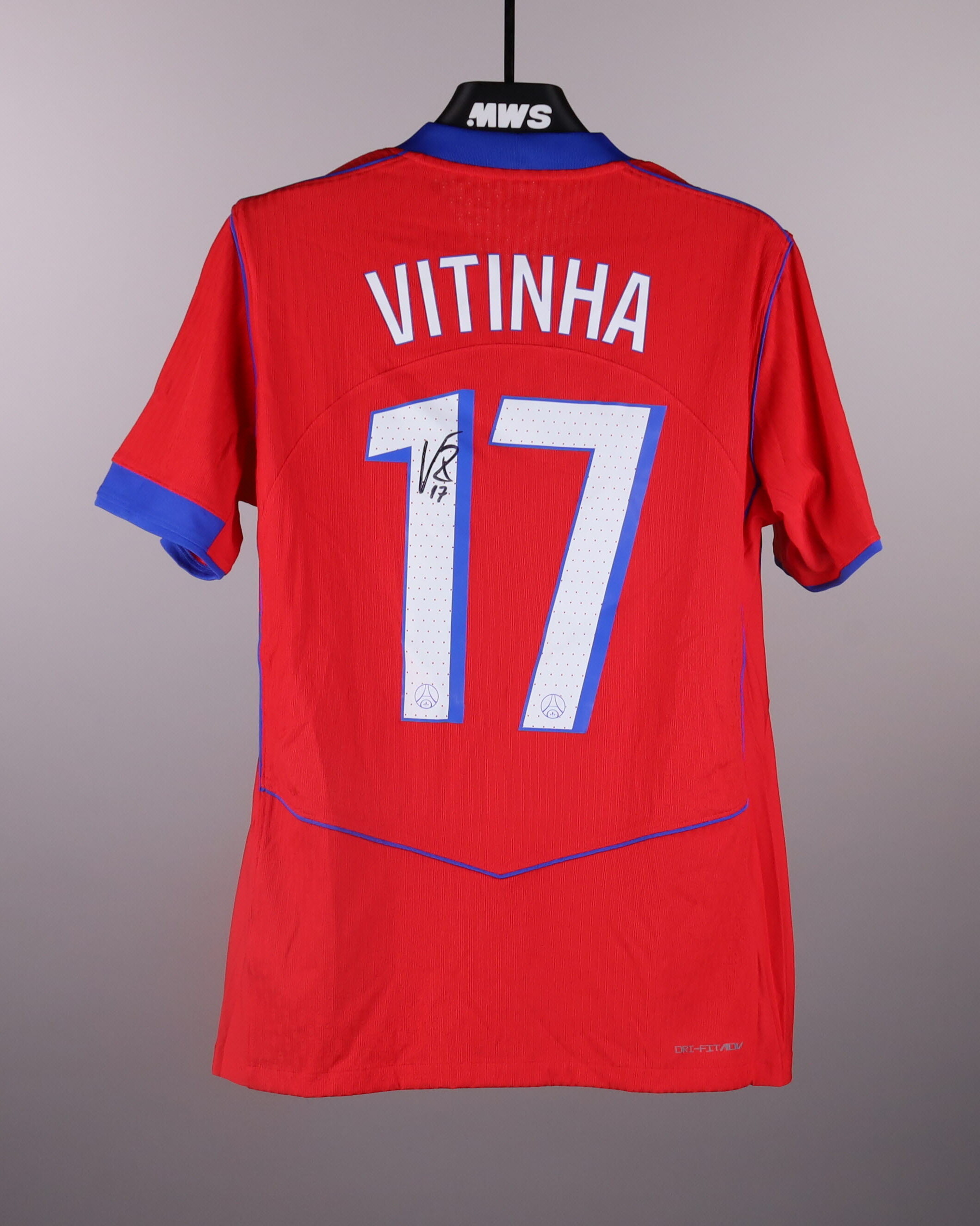 Vitinha Paris Saint-Germain shirt