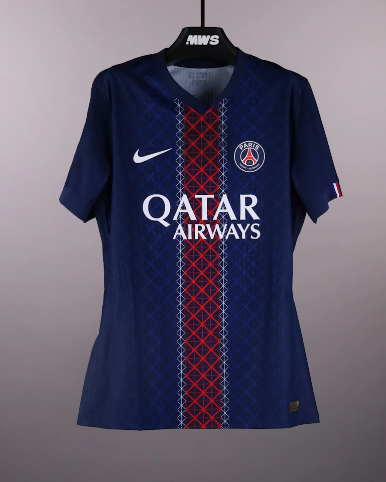 Achraf Hakimi Paris Saint-Germain shirt