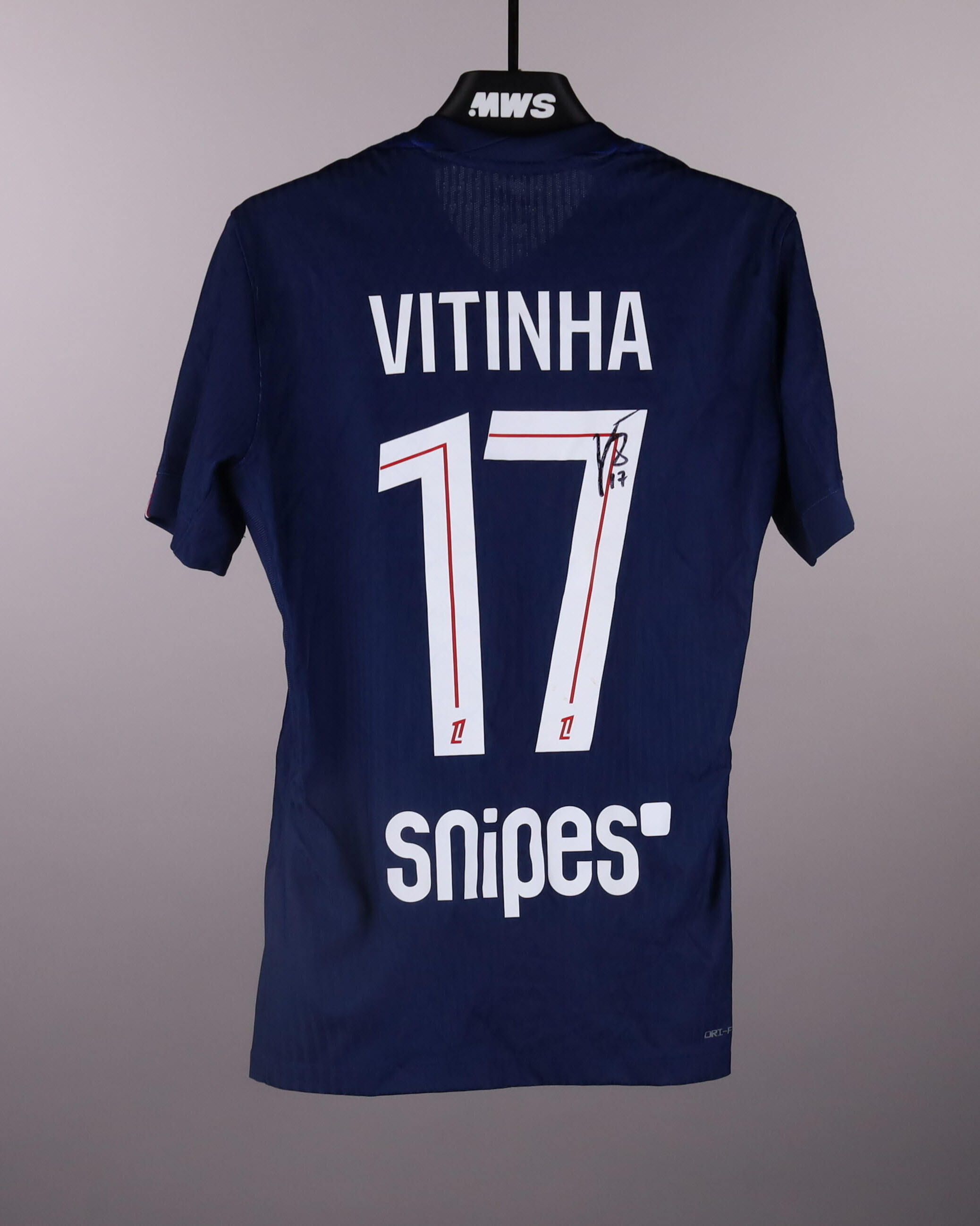 Vitinha Paris Saint-Germain shirt