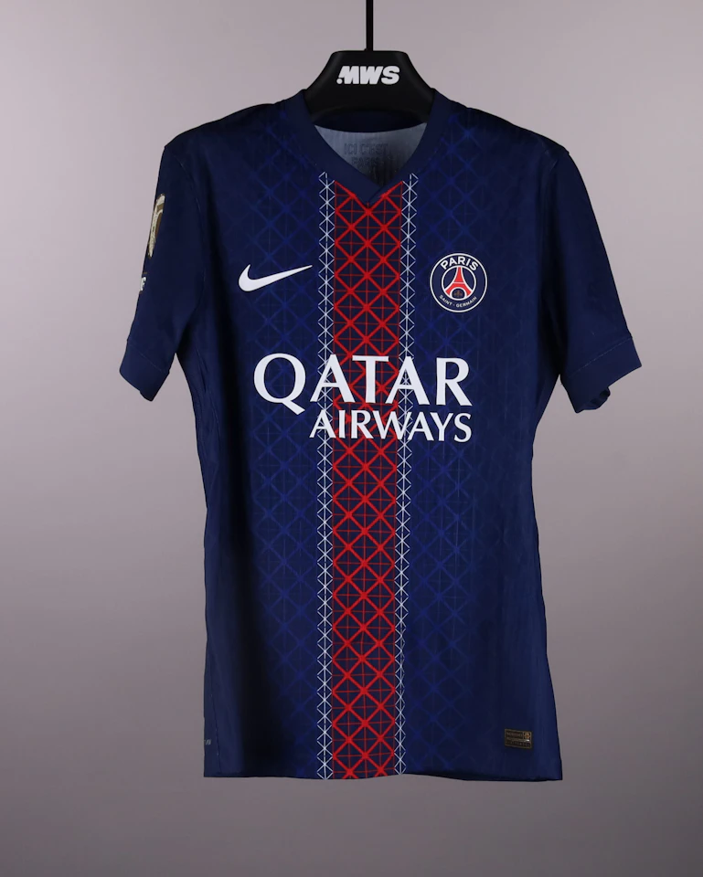 Vitinha Paris Saint-Germain shirt