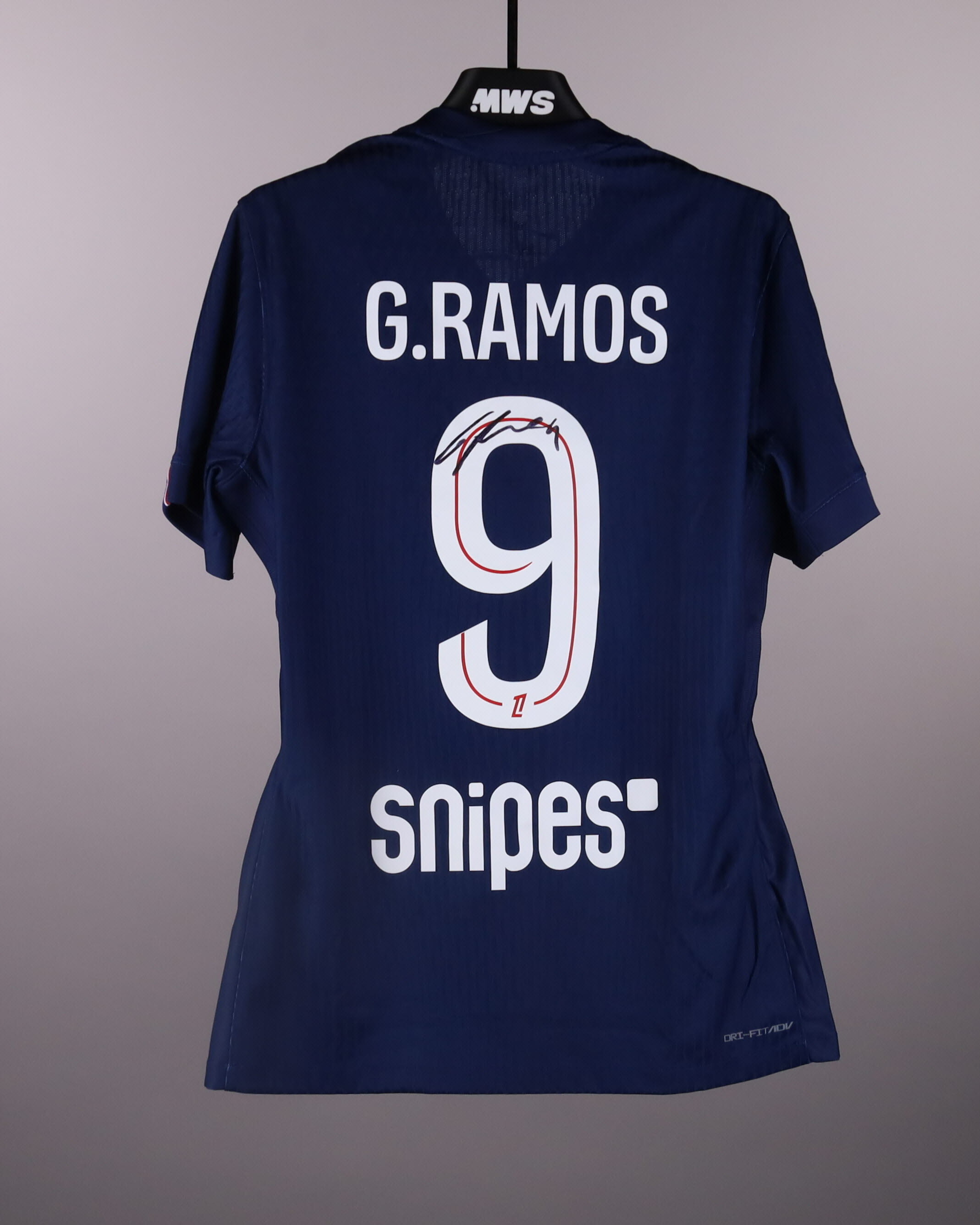 Gonçalo Ramos Paris Saint-Germain のシャツ