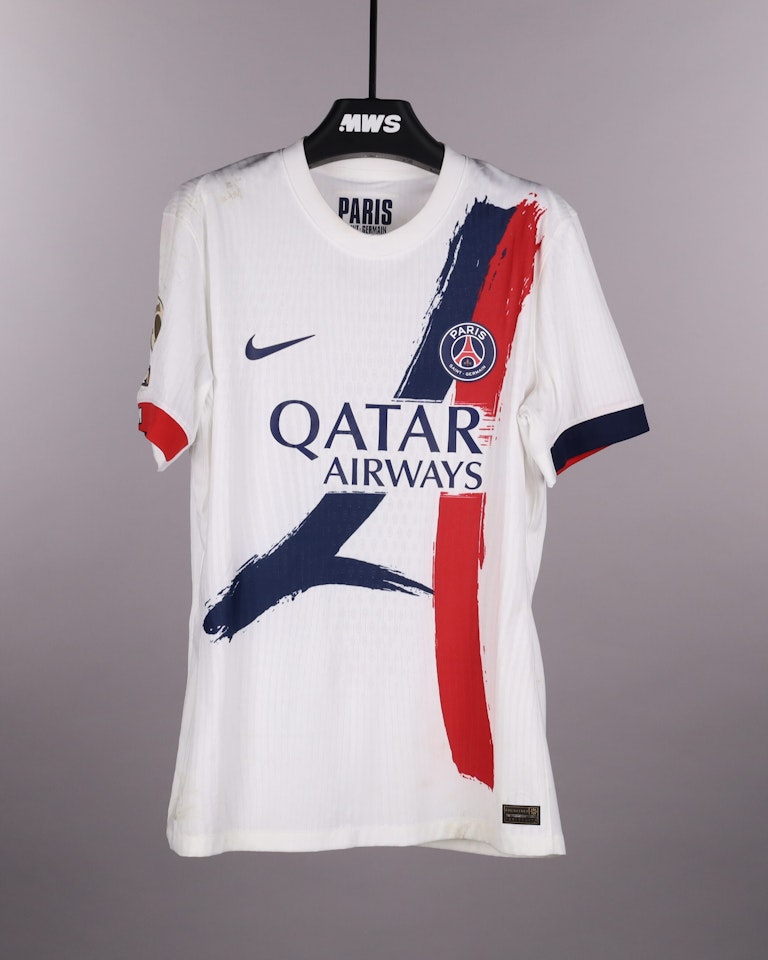 Désiré Doué Paris Saint-Germain shirt