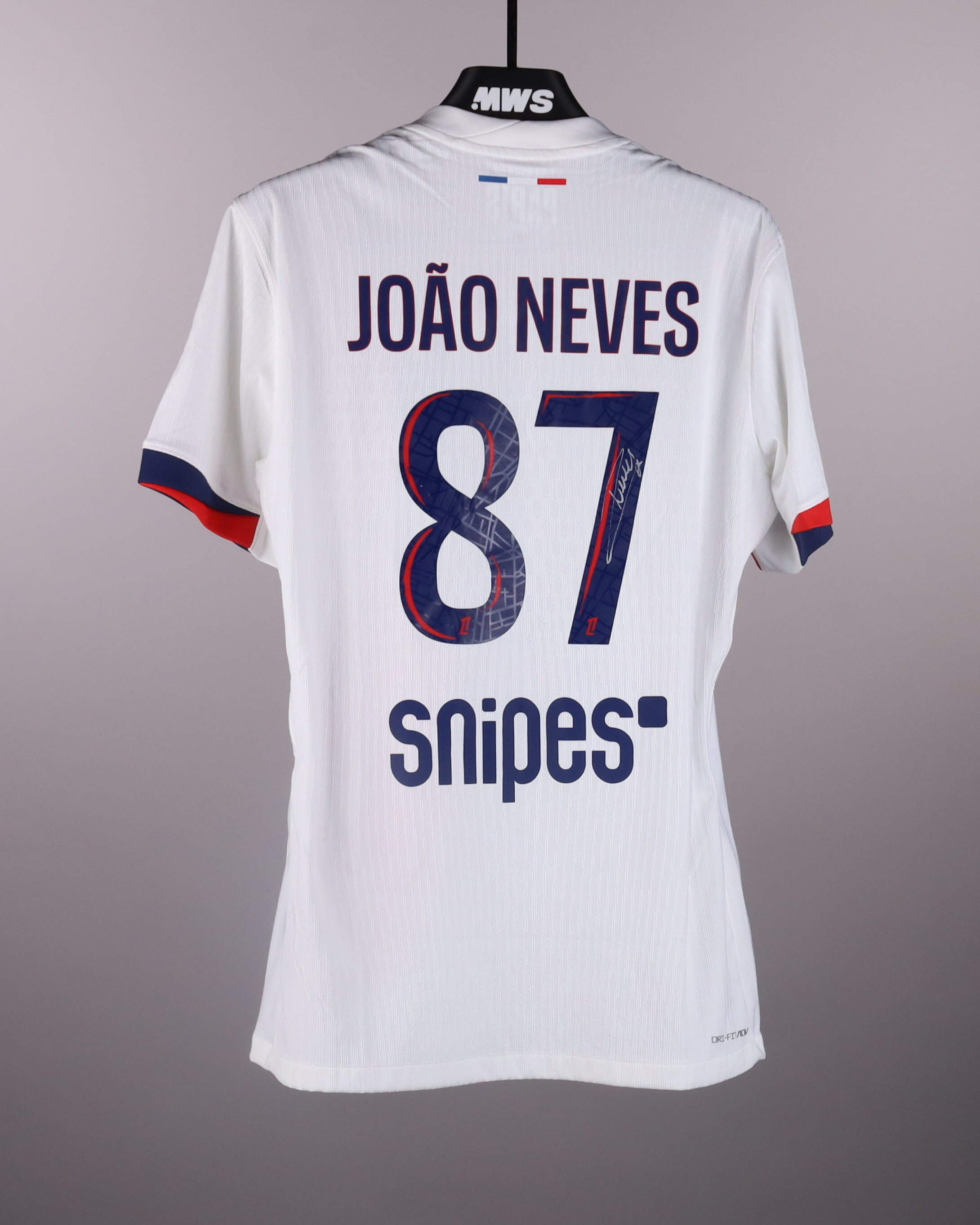 João Neves Paris Saint-Germain shirt