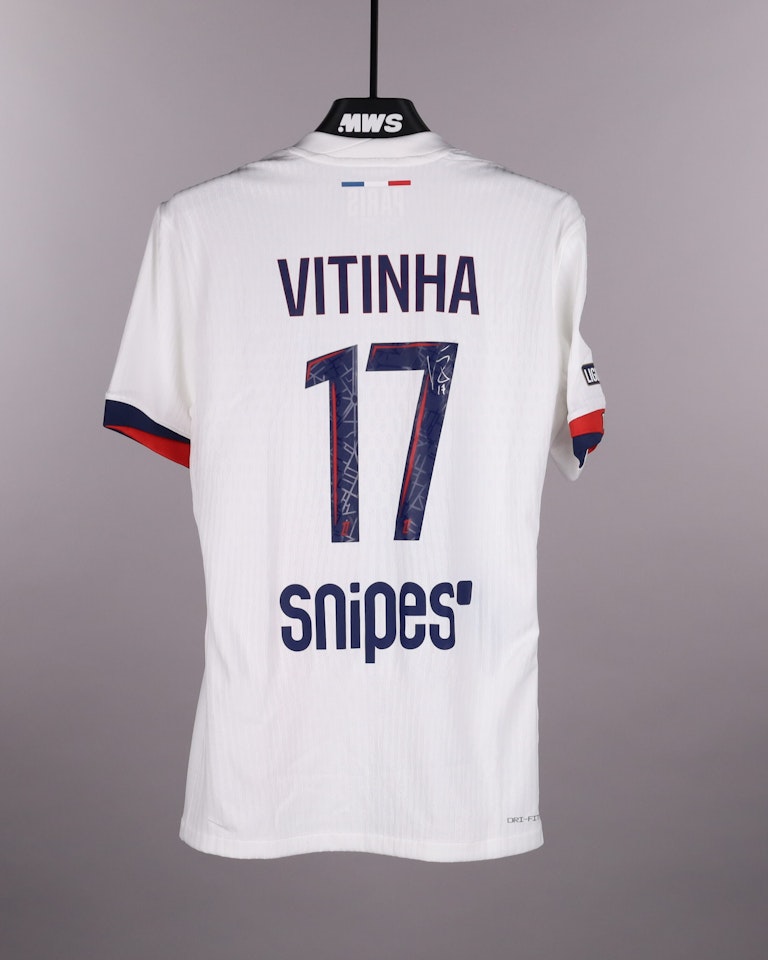 Vitinha Paris Saint-Germain shirt