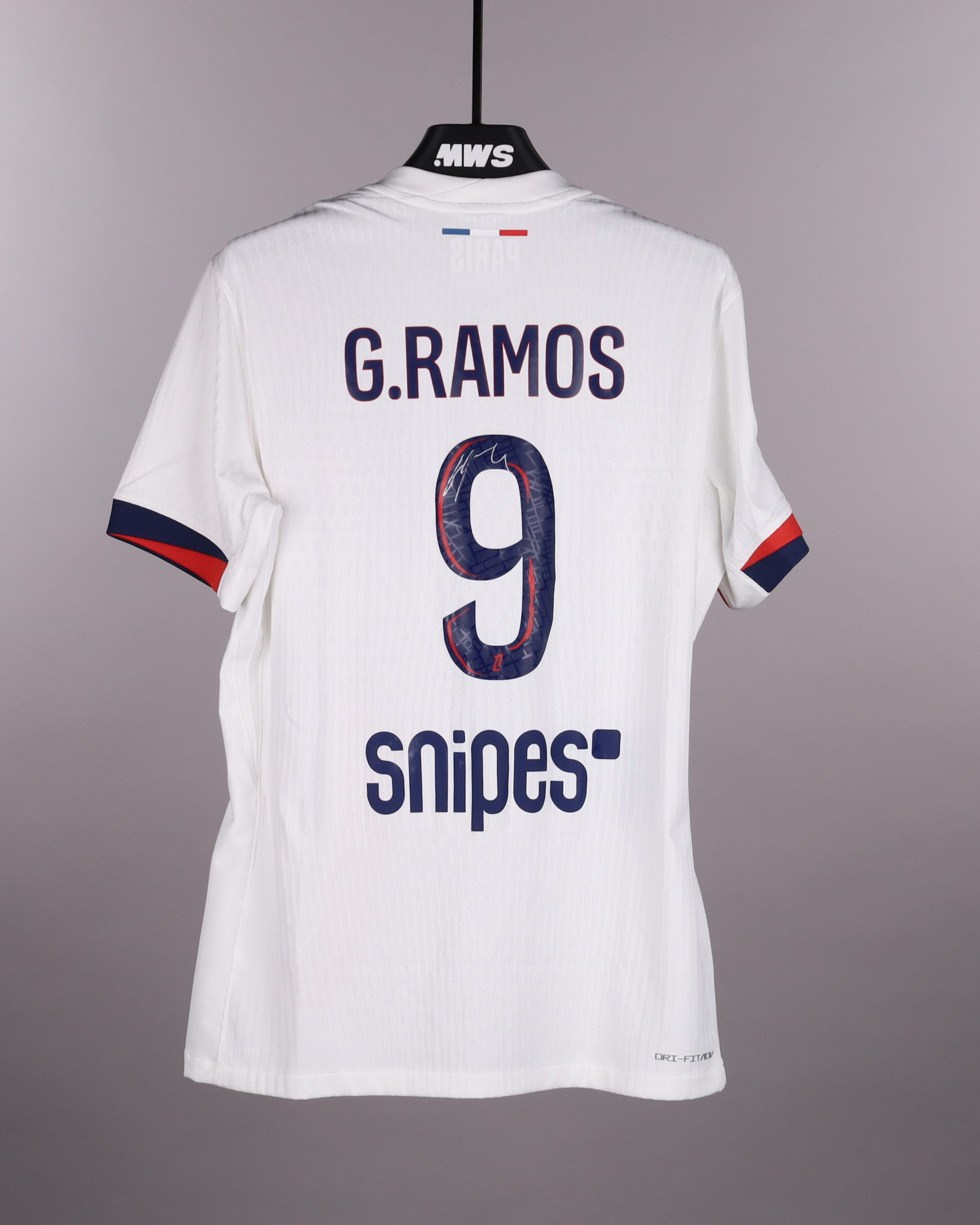 Gonçalo Ramos Paris Saint-Germain shirt