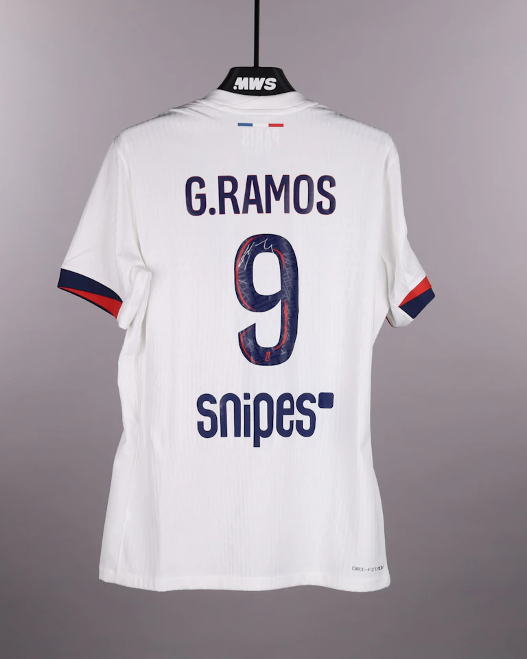 Gonçalo Ramos Paris Saint-Germain shirt