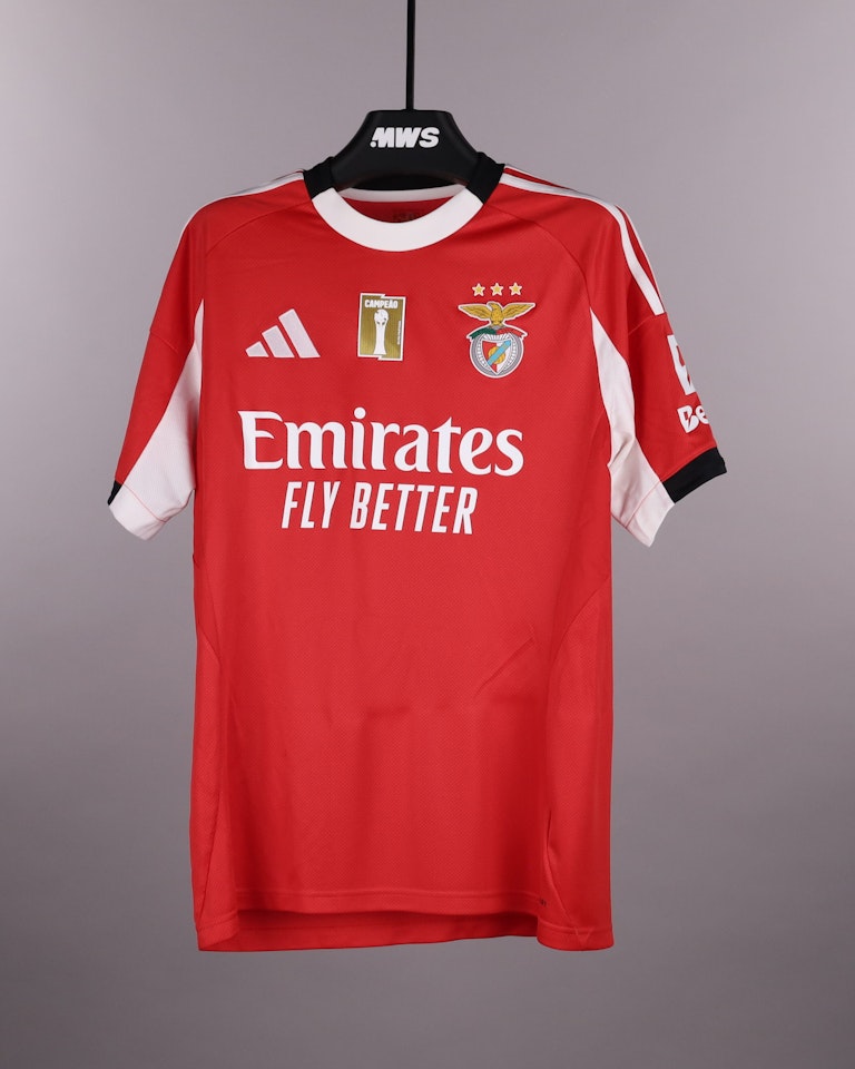 Enzo Barrenechea SL Benfica shirt