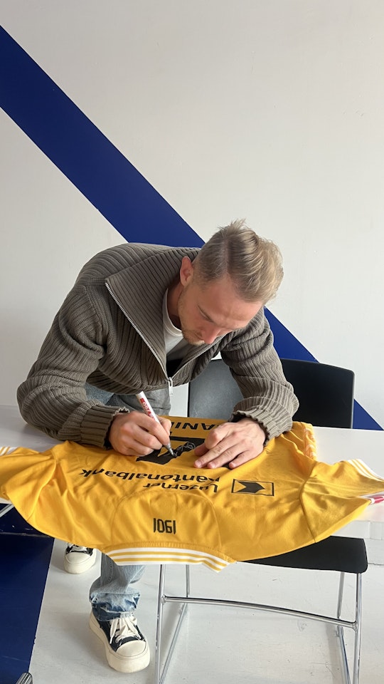 Andrejs Cigaņiks FC Luzern shirt