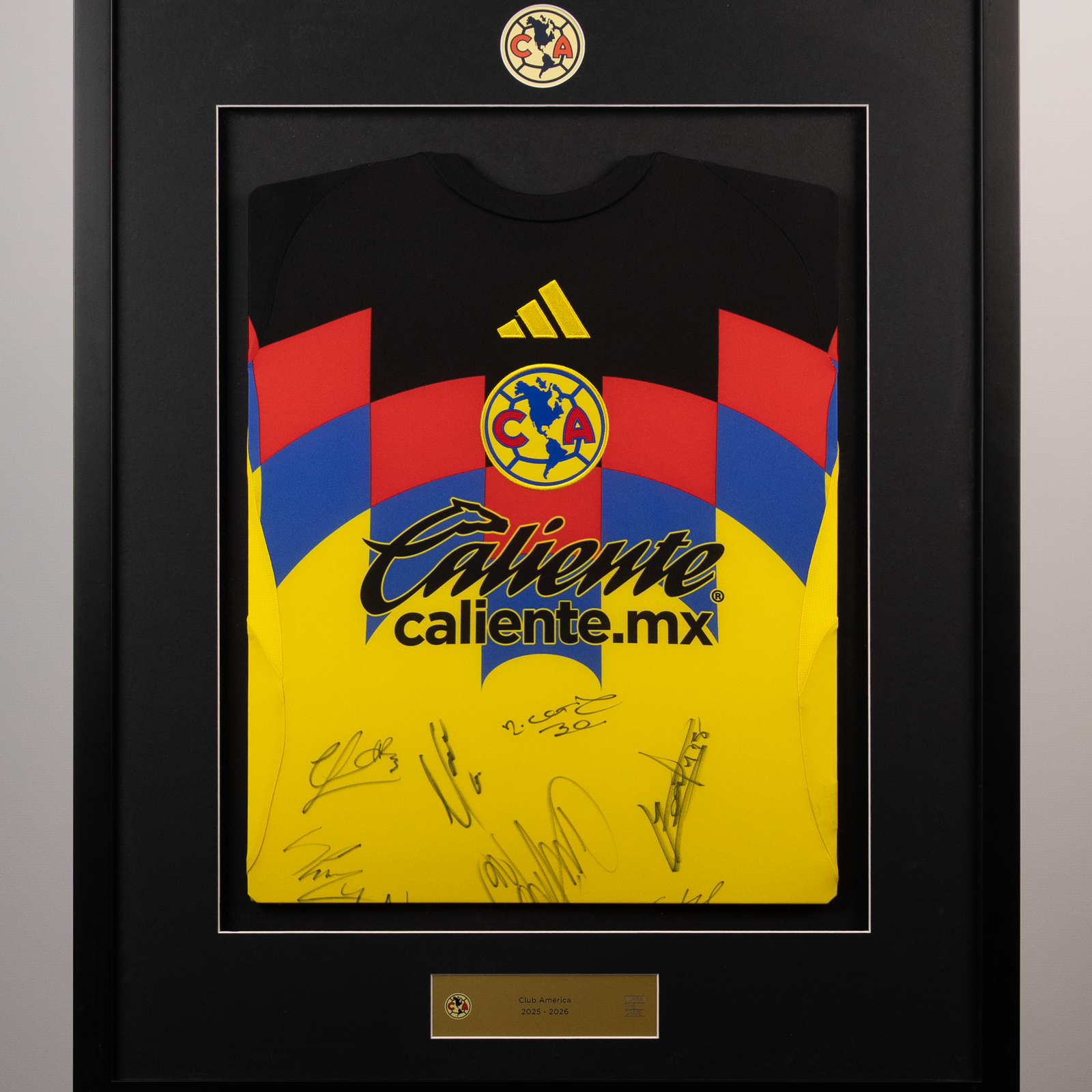 Framed Squad Signed Shirt | Club América