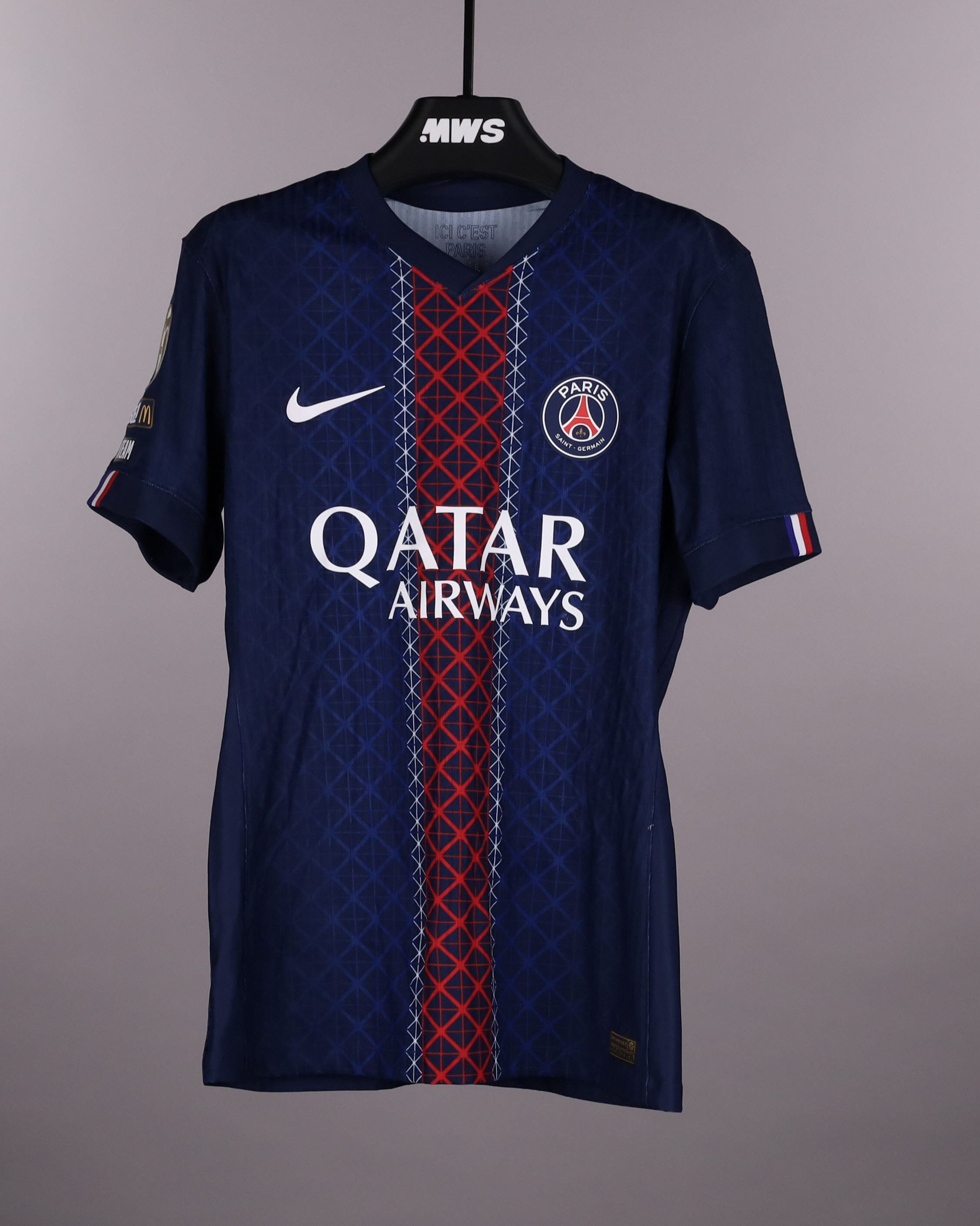 Vitinha Paris Saint-Germain shirt
